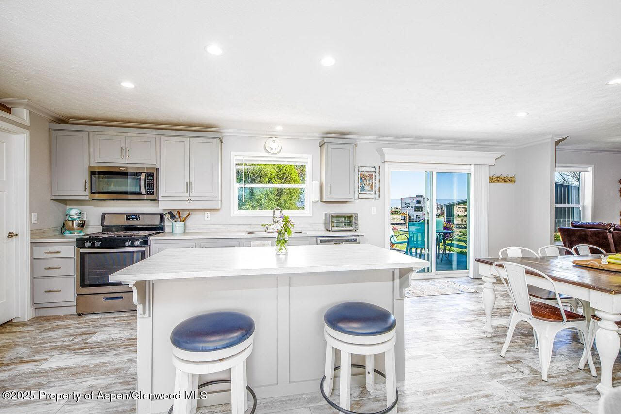 10155 6400 Road Property Photo 3