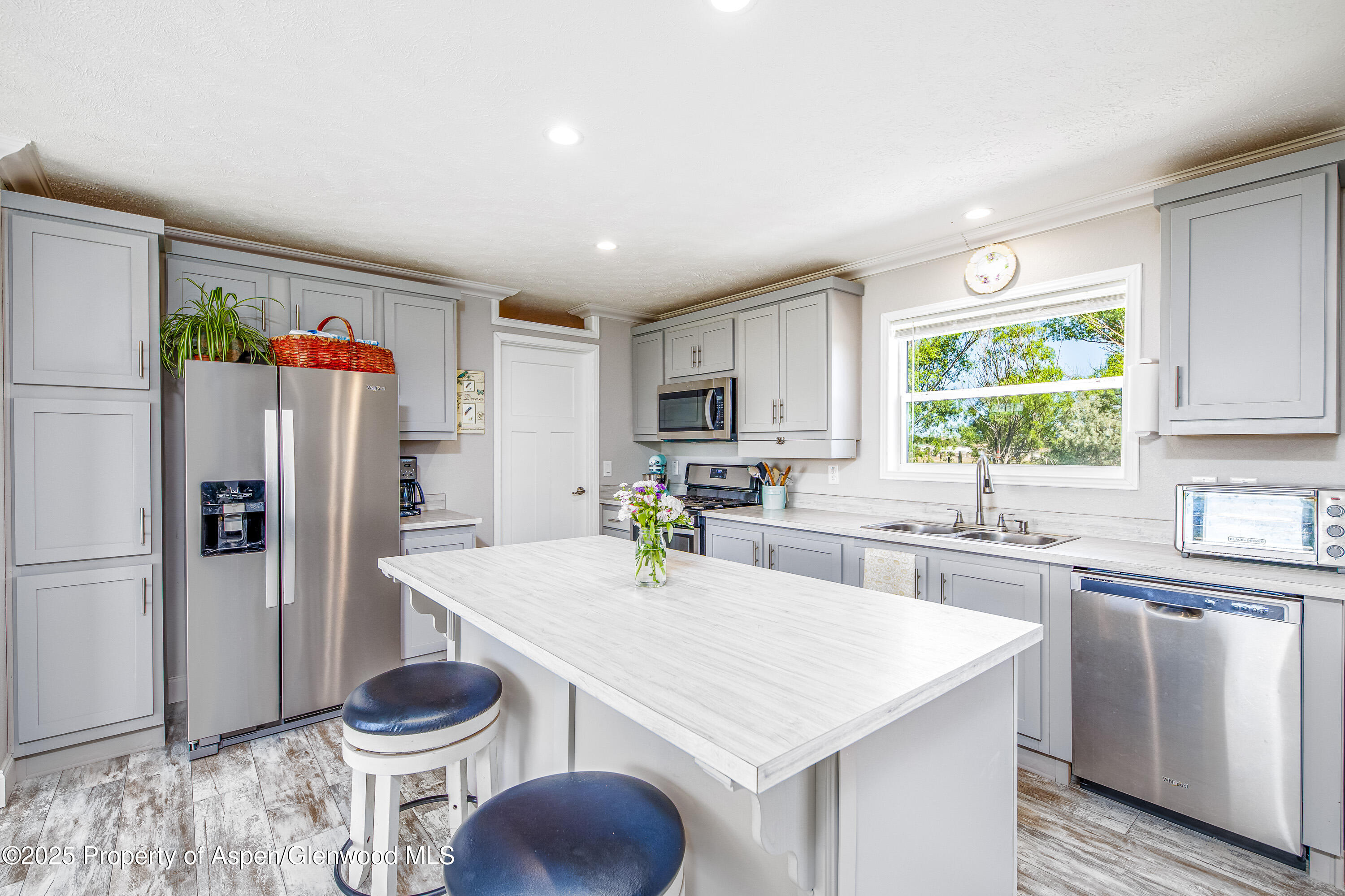 10155 6400 Road Property Photo 4