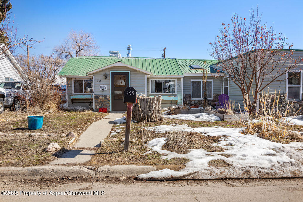 365 Russell Street Property Photo 1