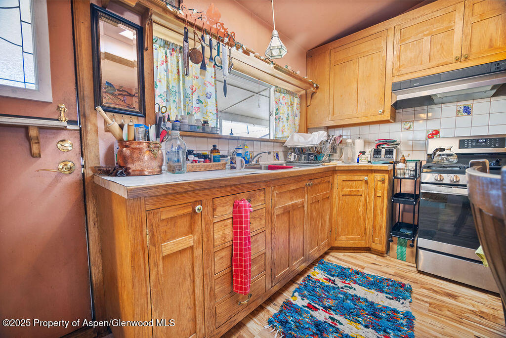 365 Russell Street Property Photo 6