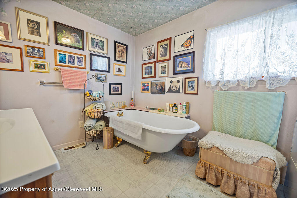 365 Russell Street Property Photo 17