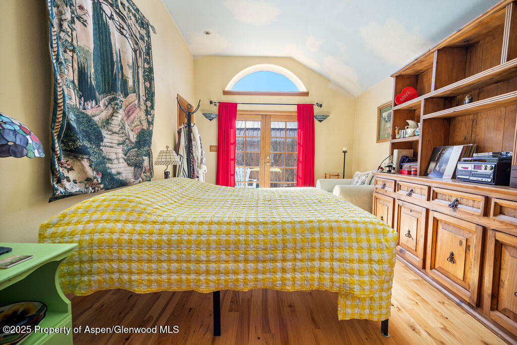365 Russell Street Property Photo 23