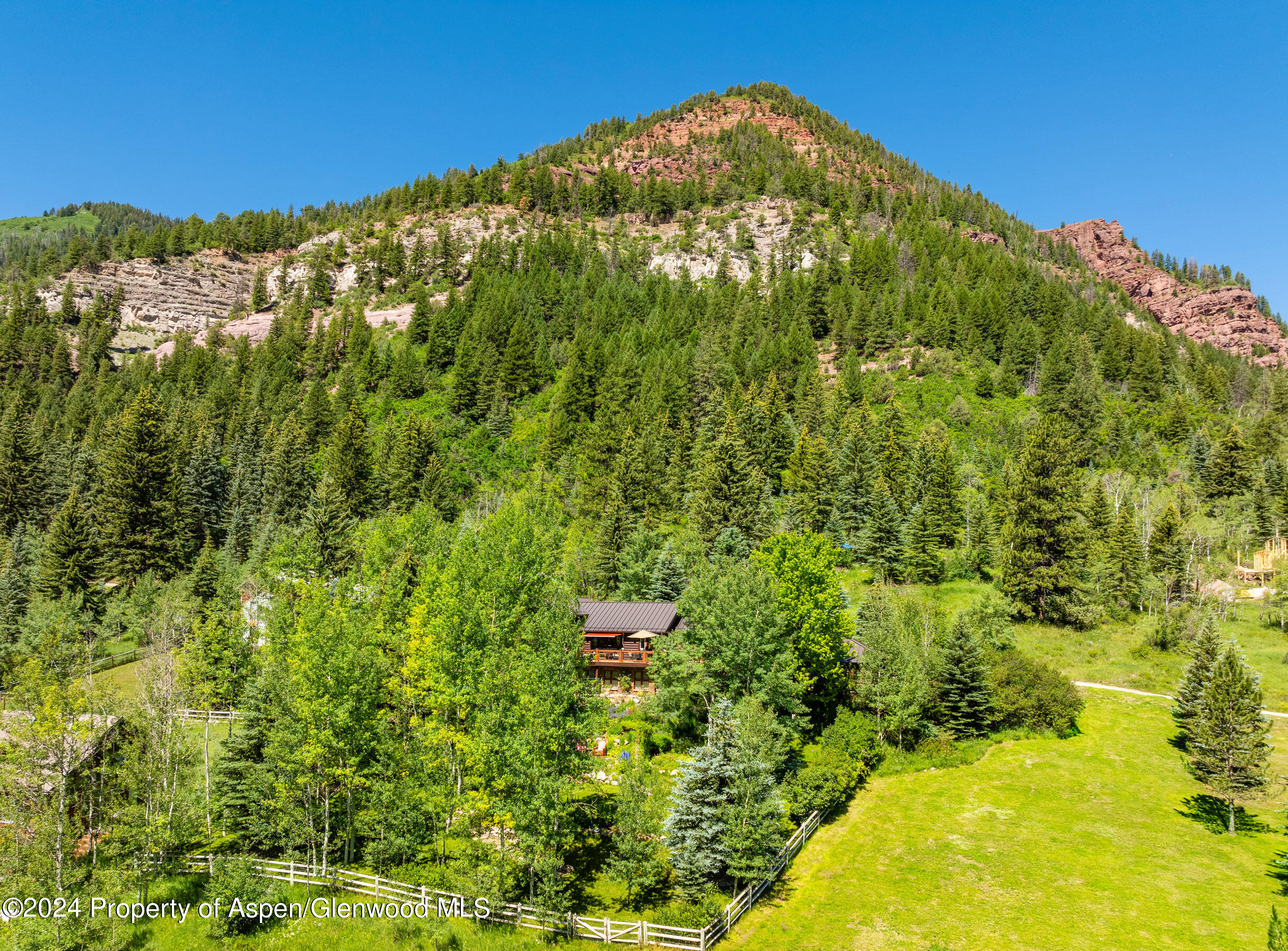 389 Elk Mountain Drive Property Photo 6
