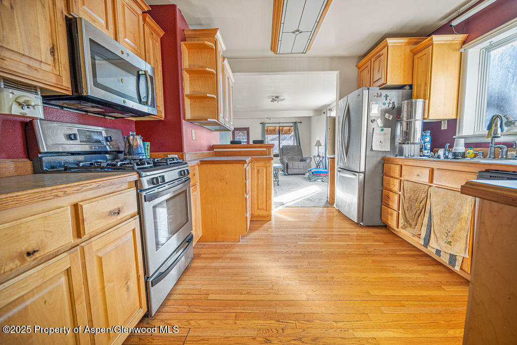 640 School Street Property Photo 5