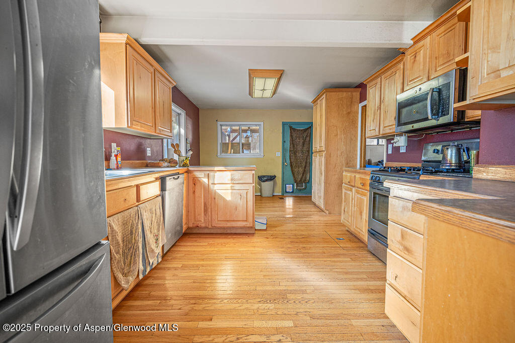 640 School Street Property Photo 8