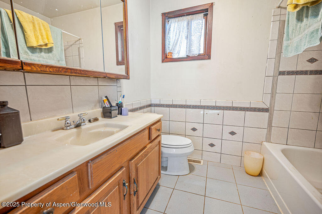 640 School Street Property Photo 19