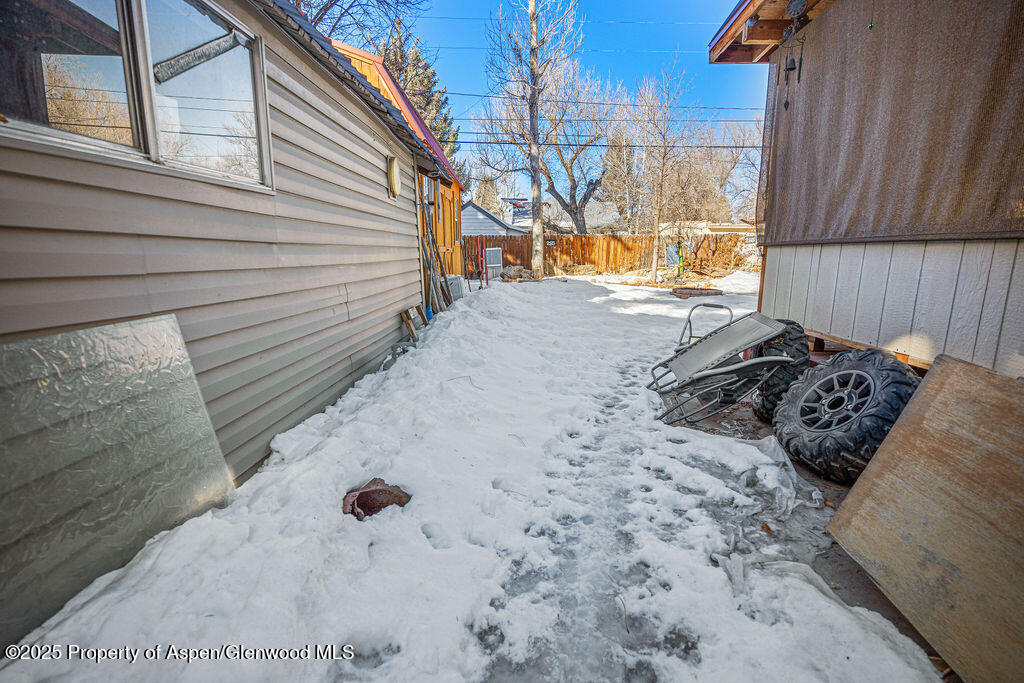 640 School Street Property Photo 27