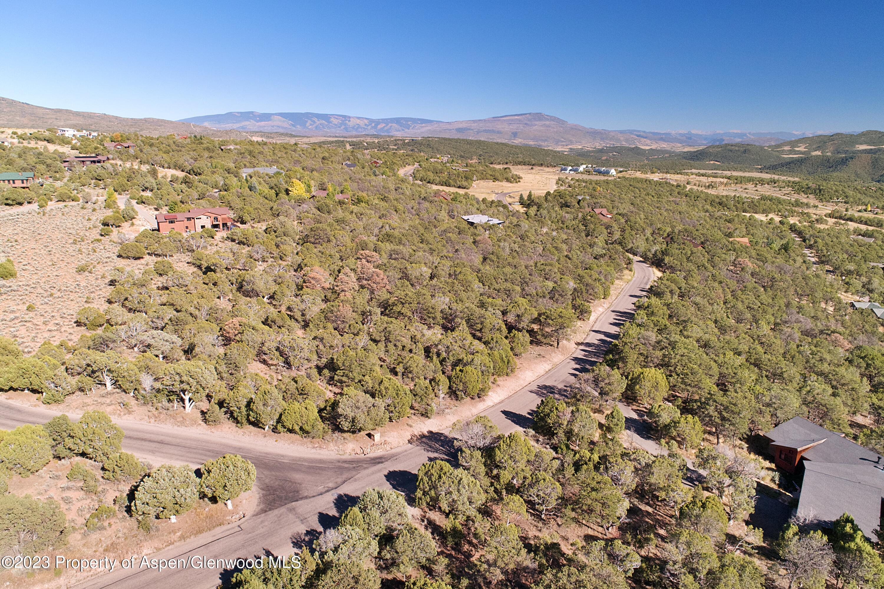 776 Elk Springs Drive Property Photo 12