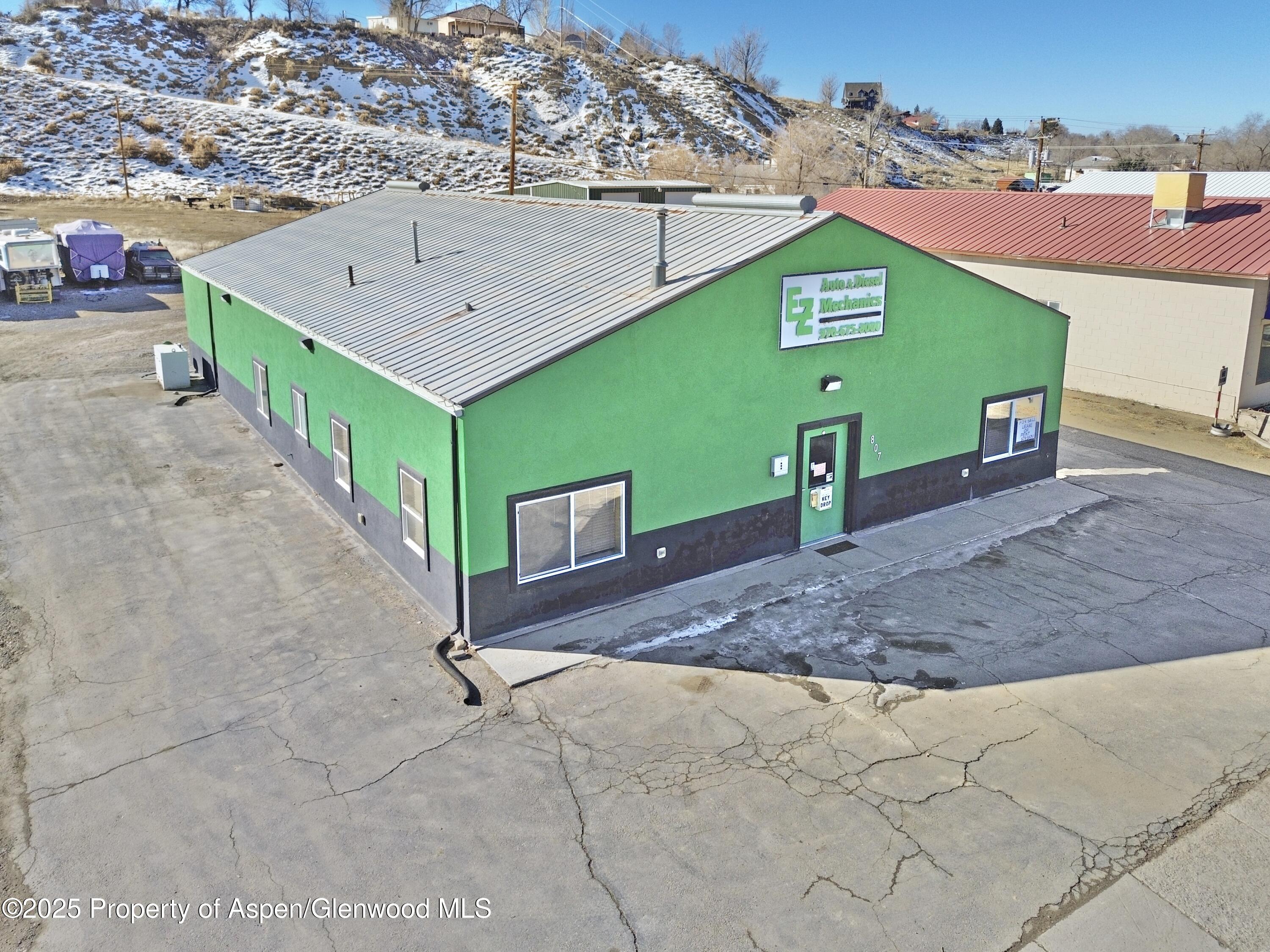 807 E Main Street Property Photo 1