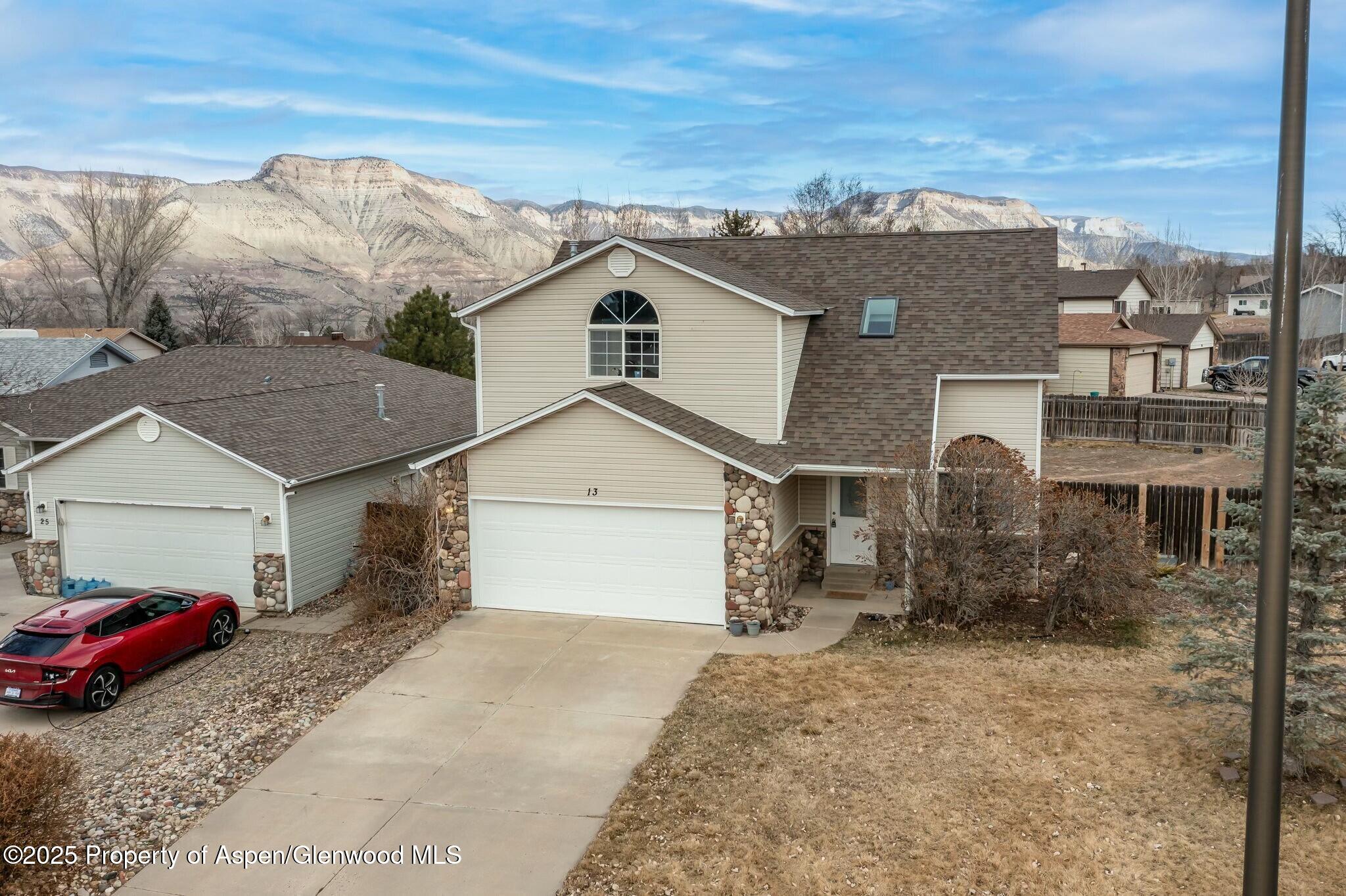 13 Pinetree Place Property Photo 1