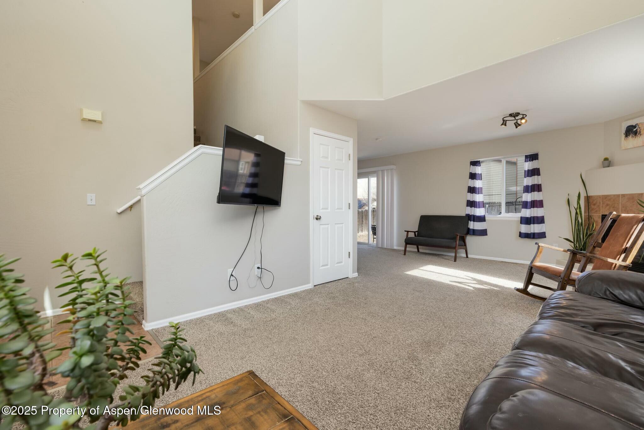13 Pinetree Place Property Photo 9