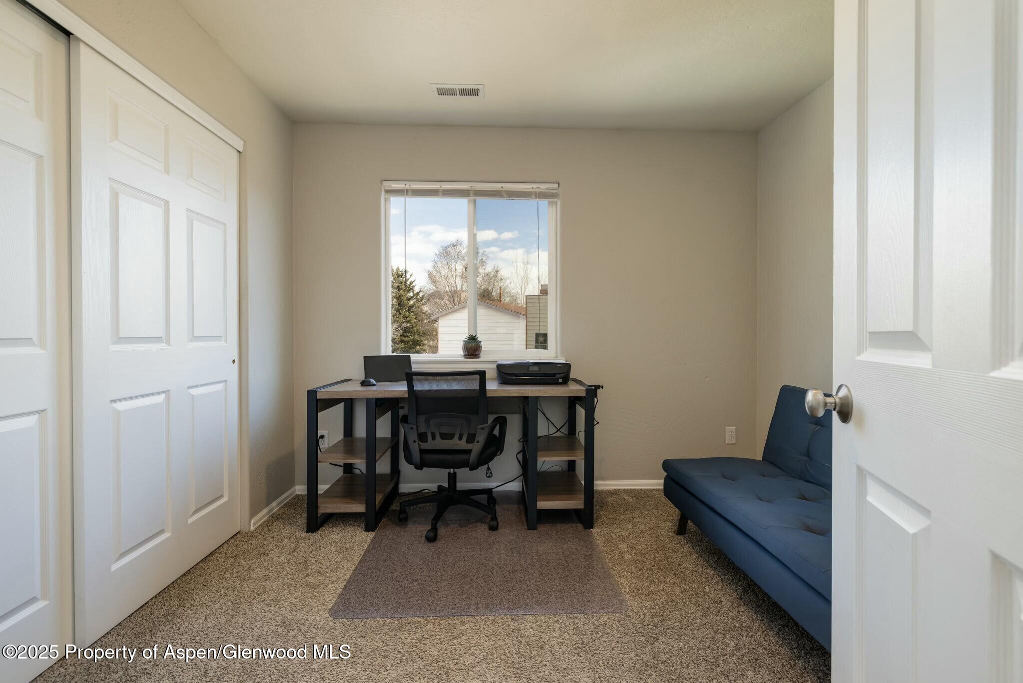 13 Pinetree Place Property Photo 11