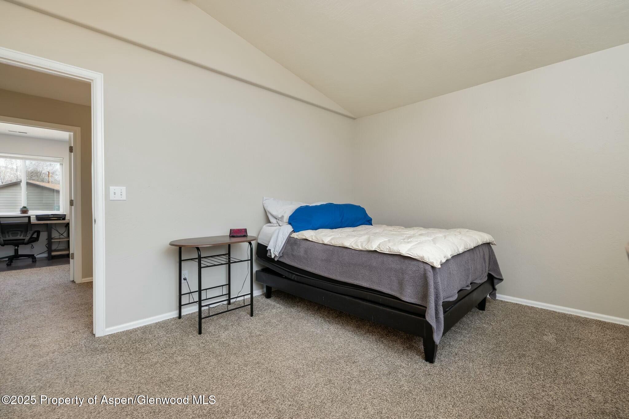13 Pinetree Place Property Photo 14