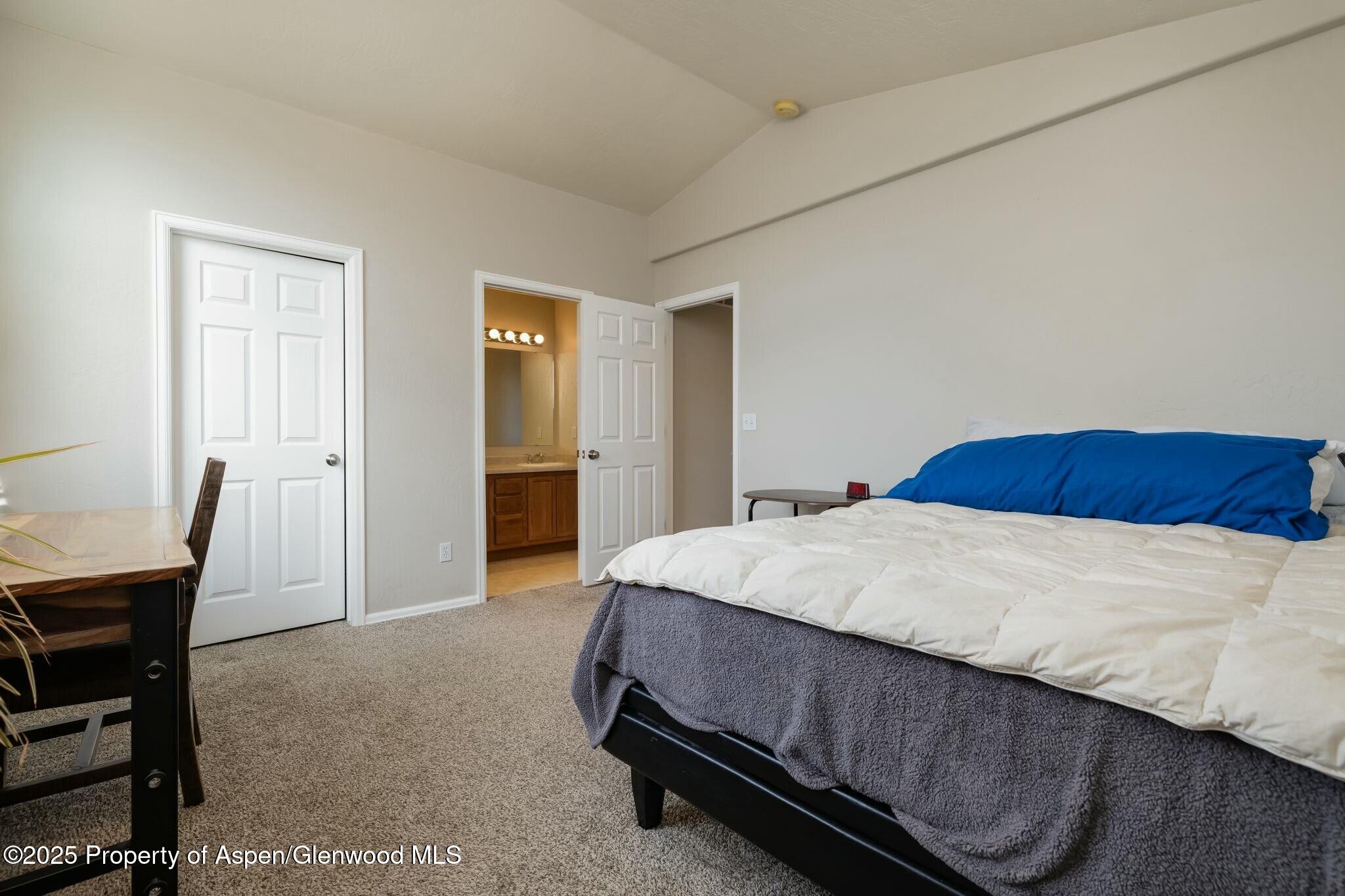 13 Pinetree Place Property Photo 15