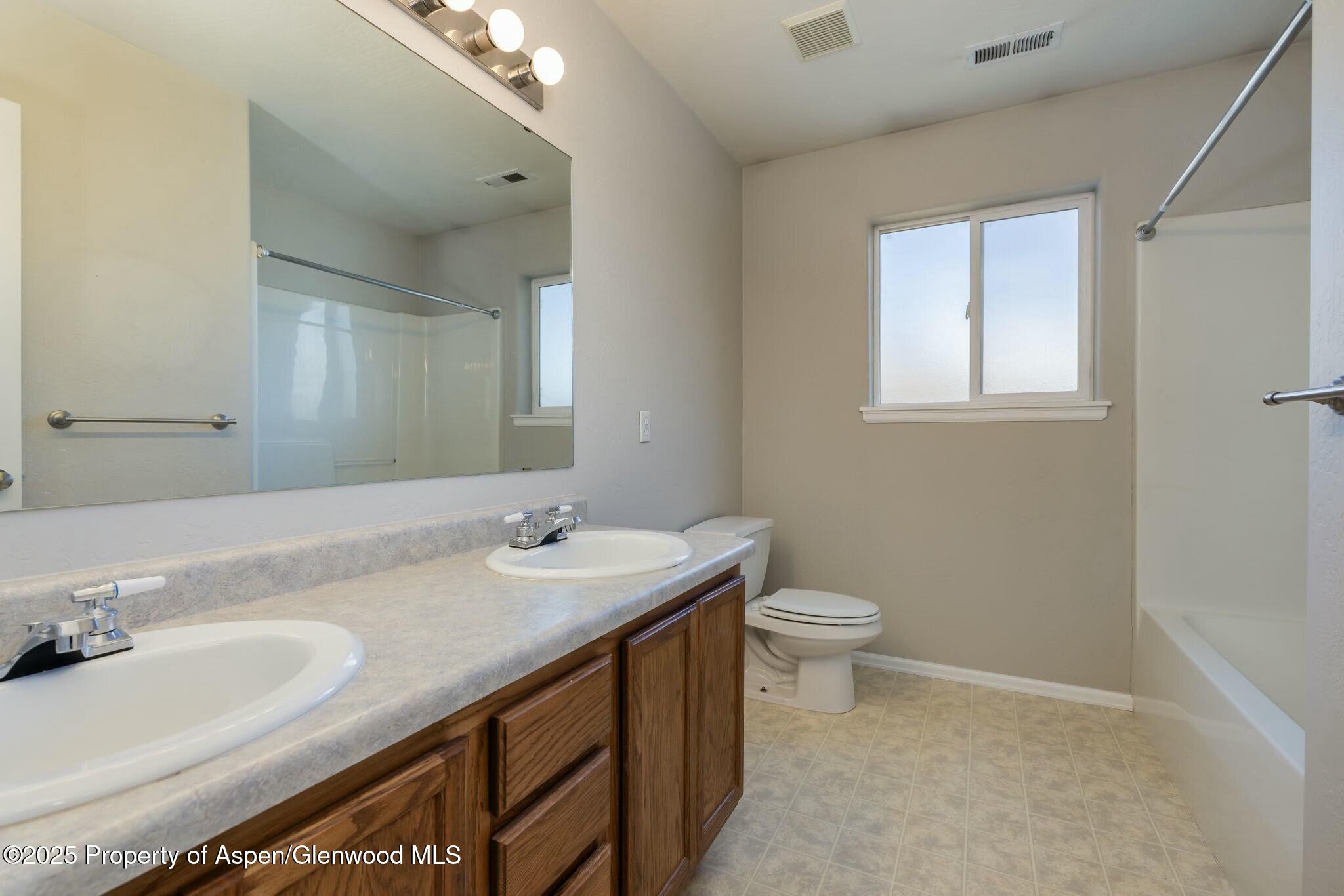 13 Pinetree Place Property Photo 17
