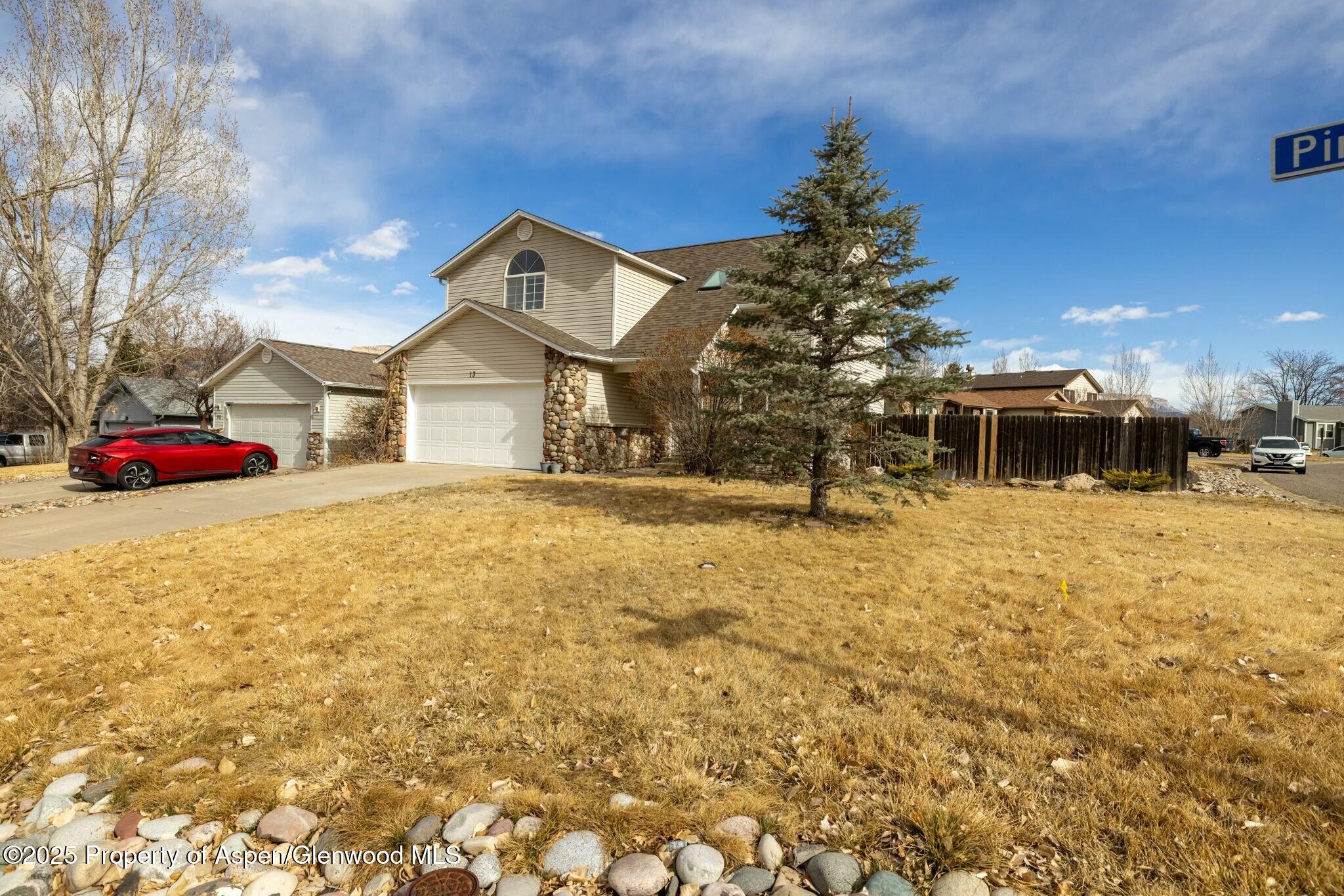 13 Pinetree Place Property Photo 28