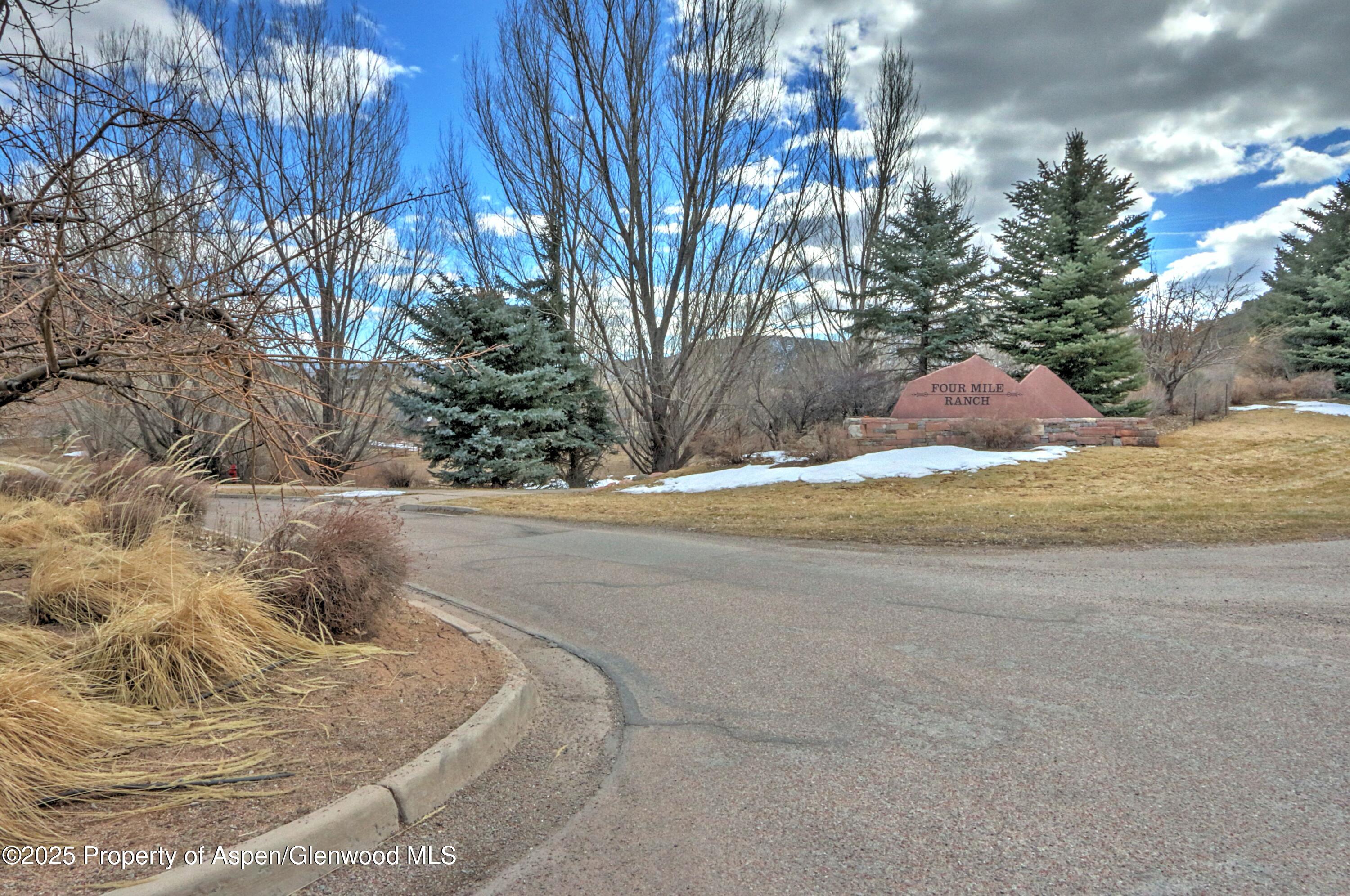 169 Red Cliff Circle Property Photo 3