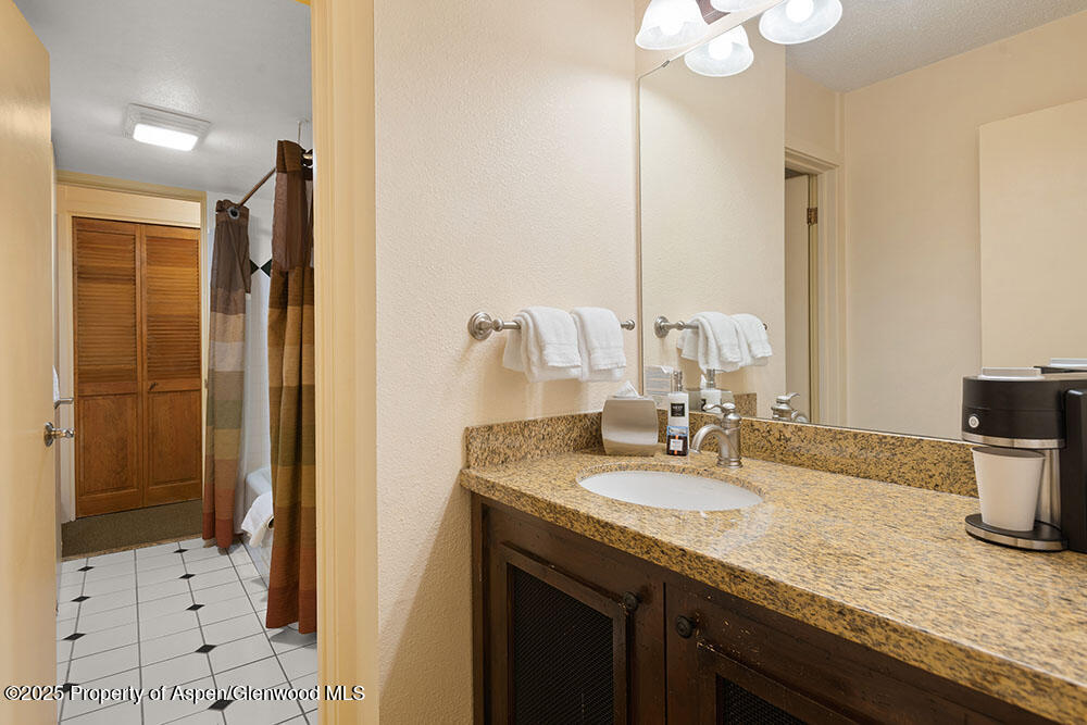 300 Carriage Way, 601 Property Photo 9