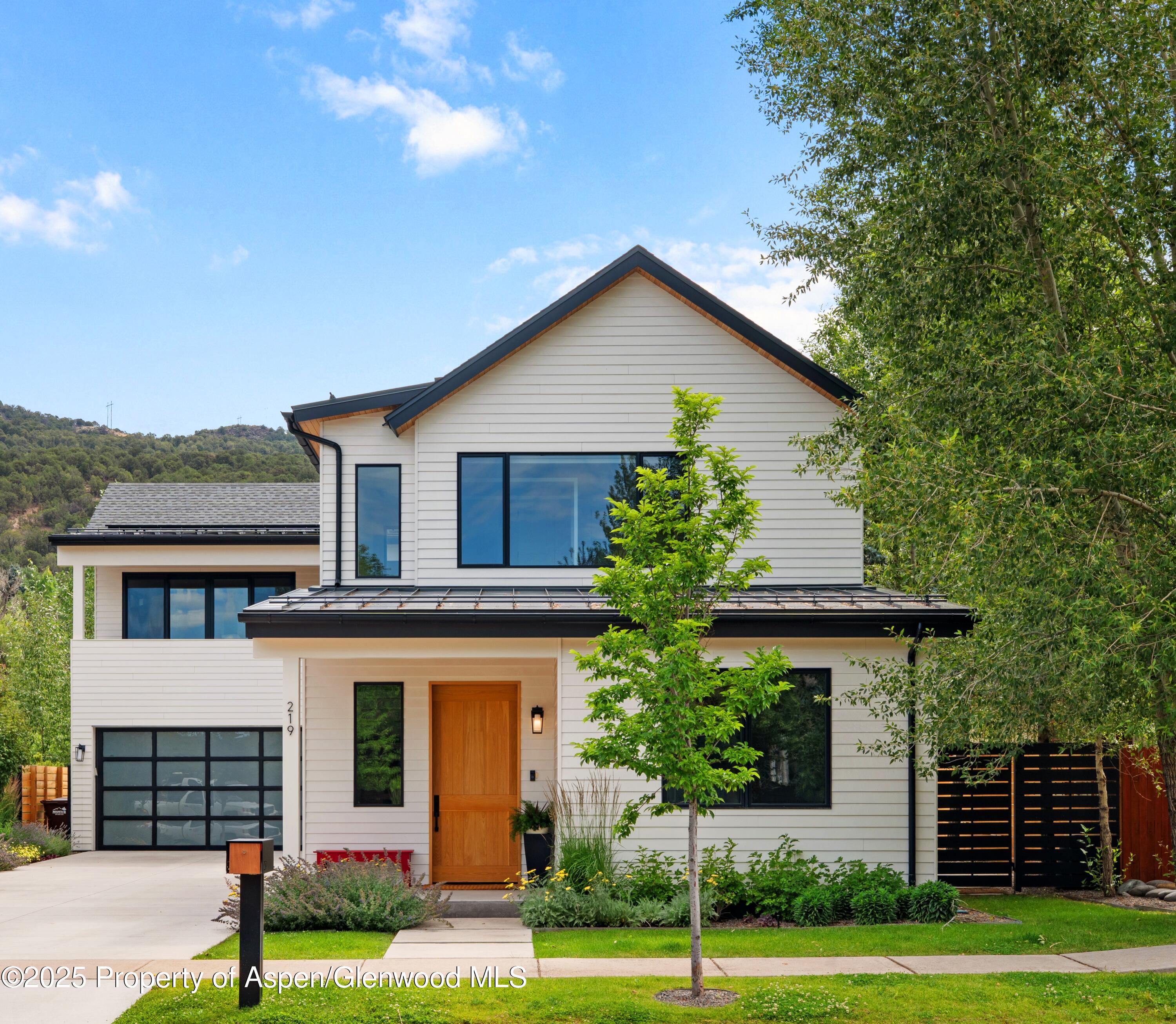 219 Juniper Court Property Photo 1