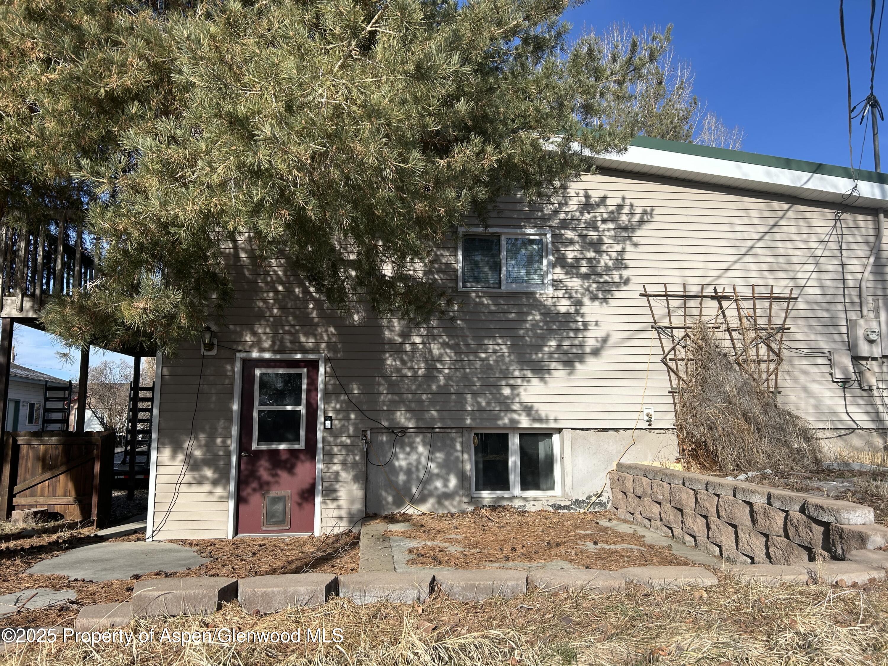 335 Woodbury Drive Property Photo 3