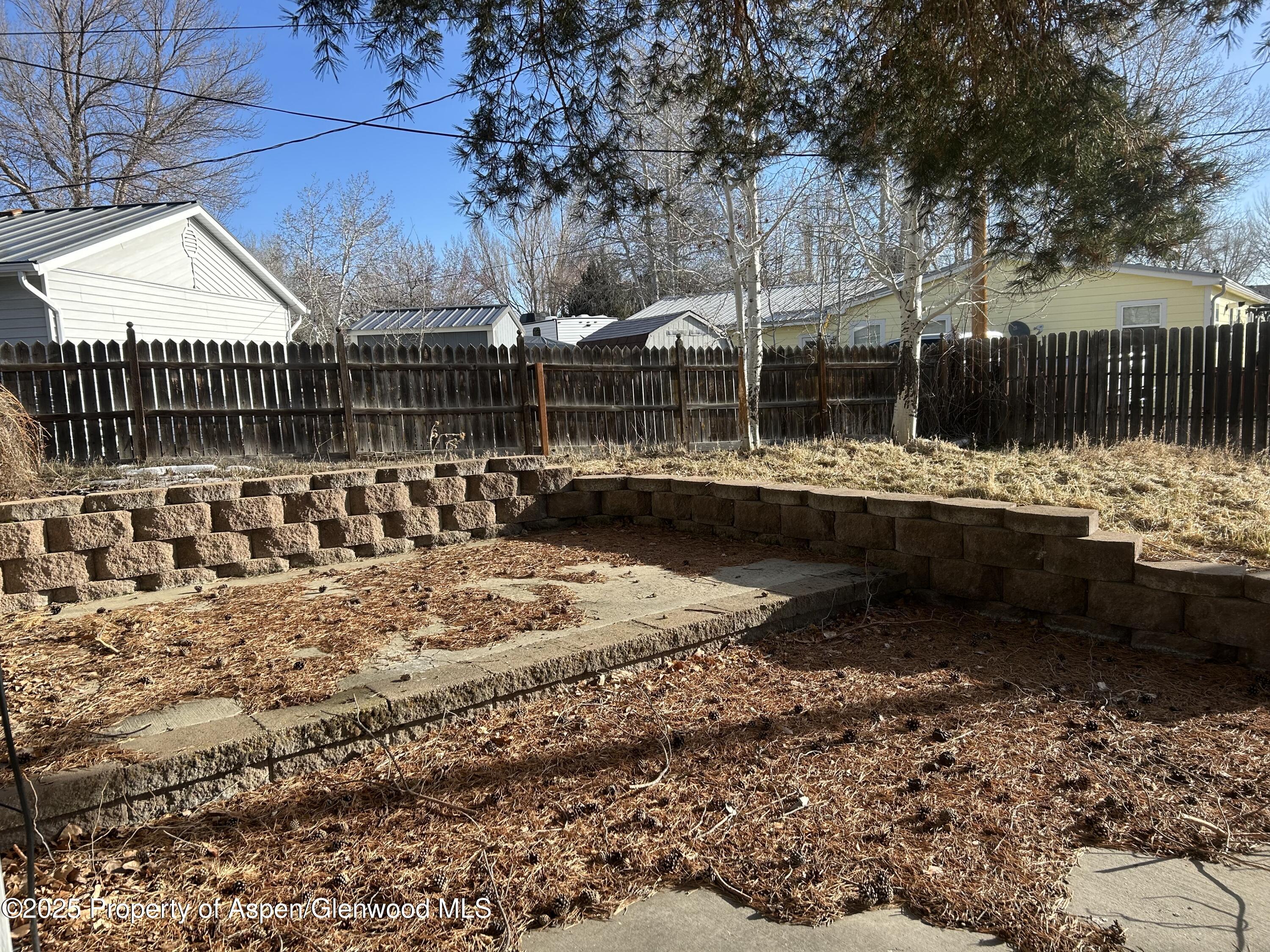 335 Woodbury Drive Property Photo 4