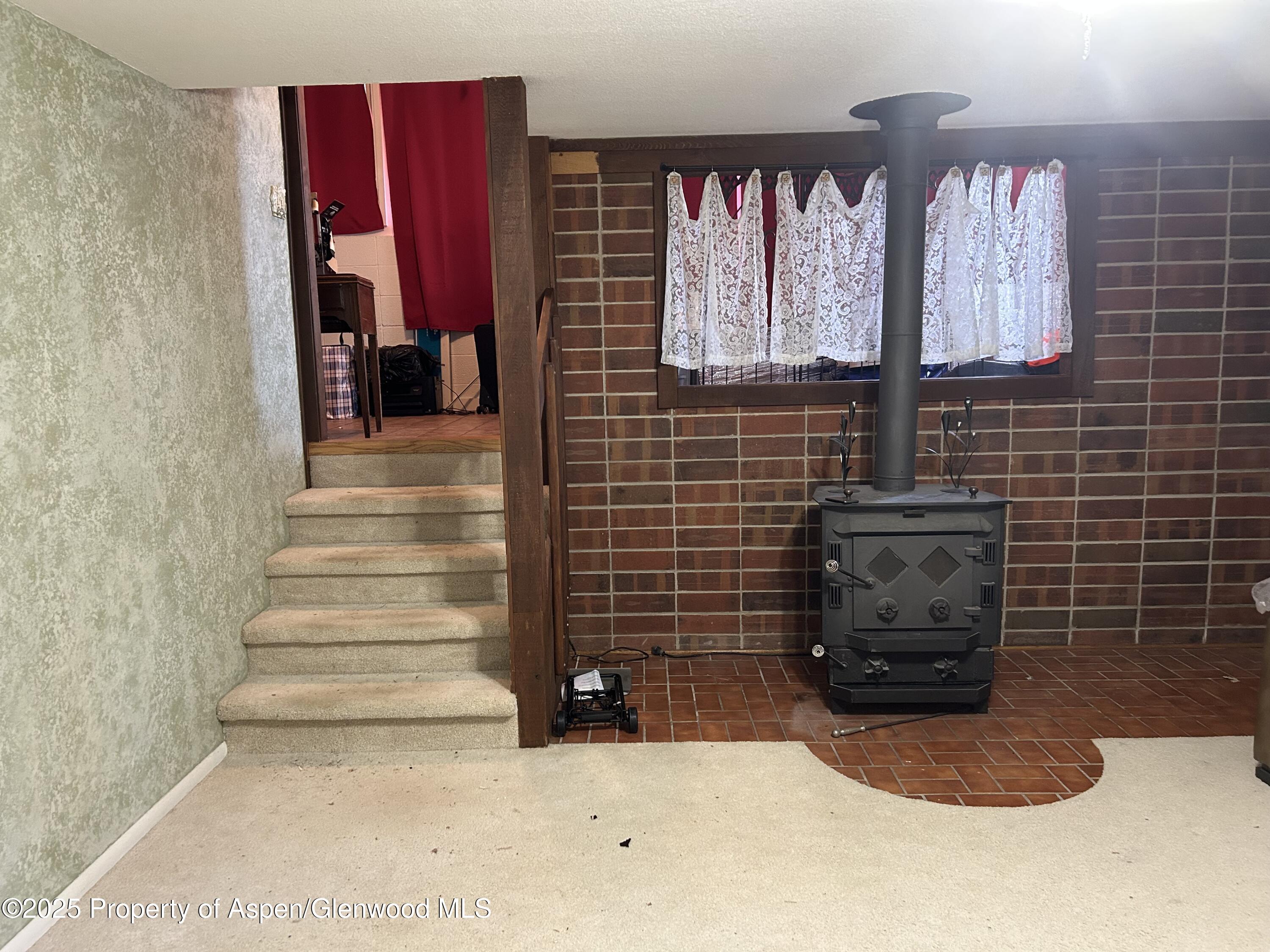 335 Woodbury Drive Property Photo 7