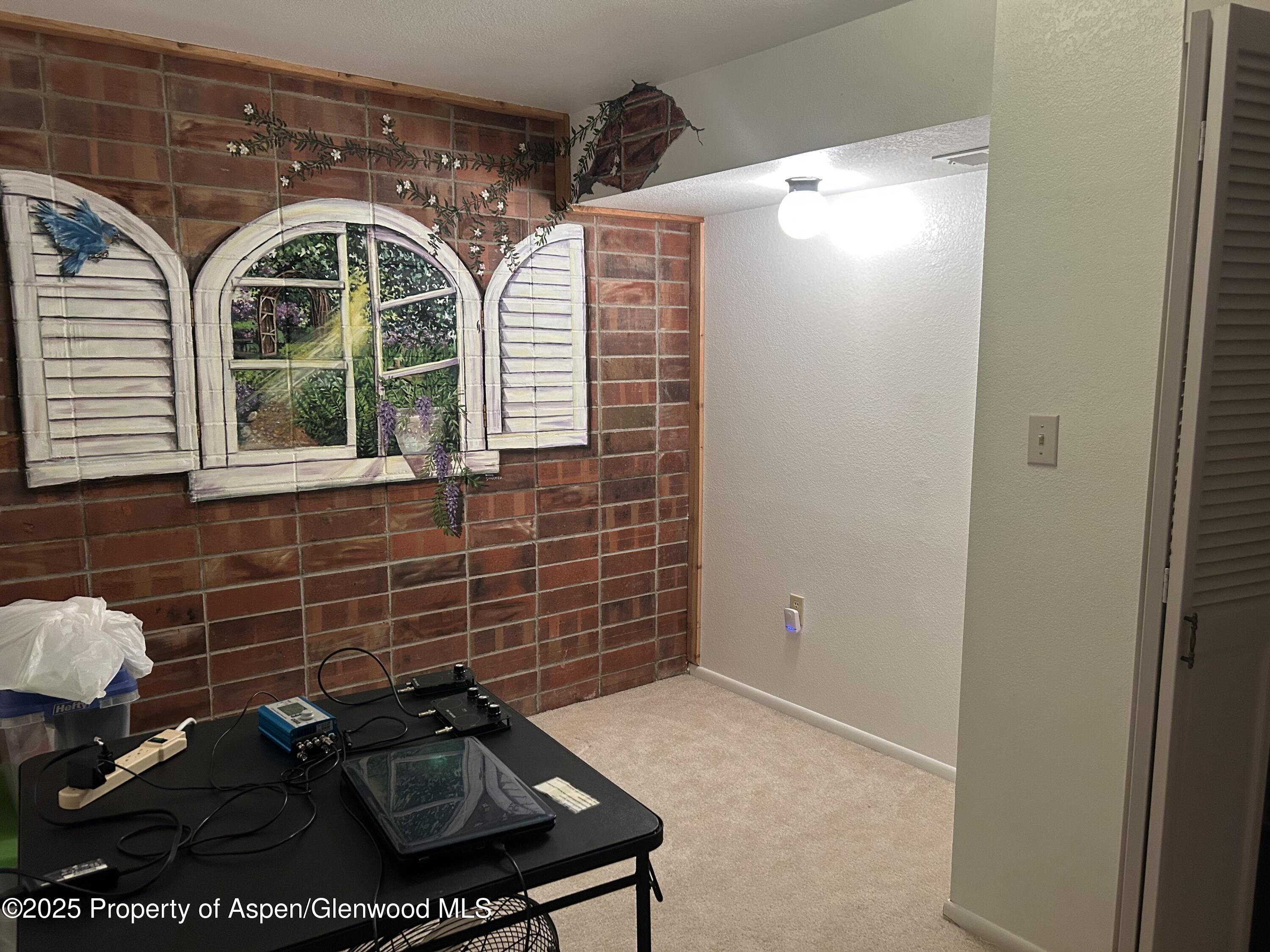 335 Woodbury Drive Property Photo 11
