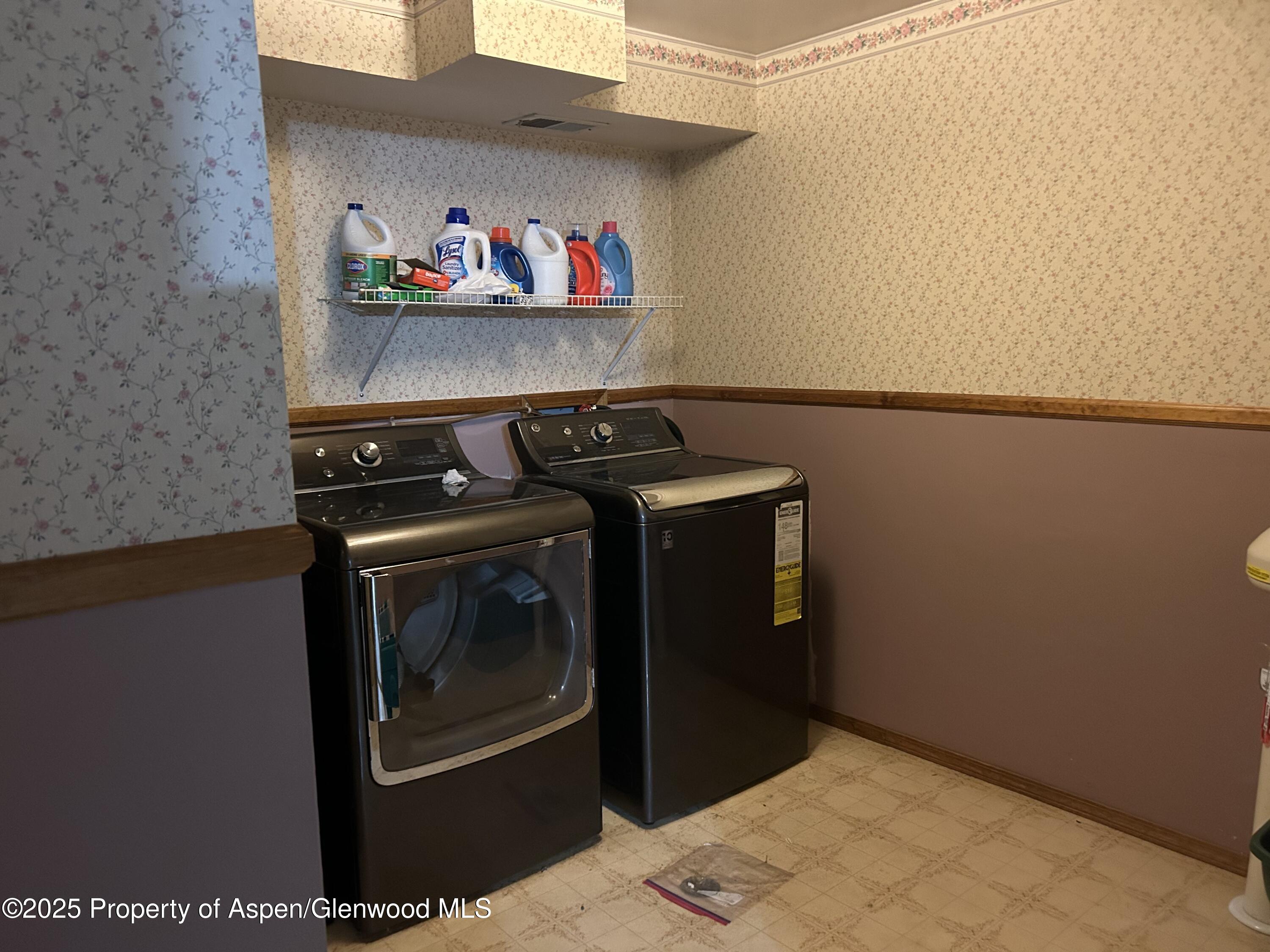 335 Woodbury Drive Property Photo 12