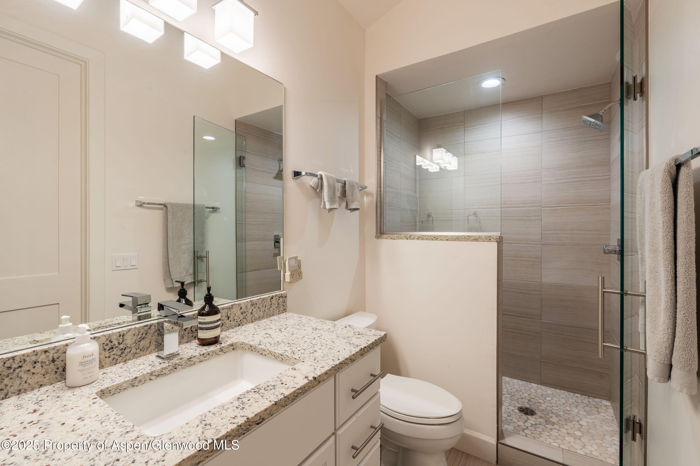 3700 Crystal Bridge Drive Drive Property Photo 15