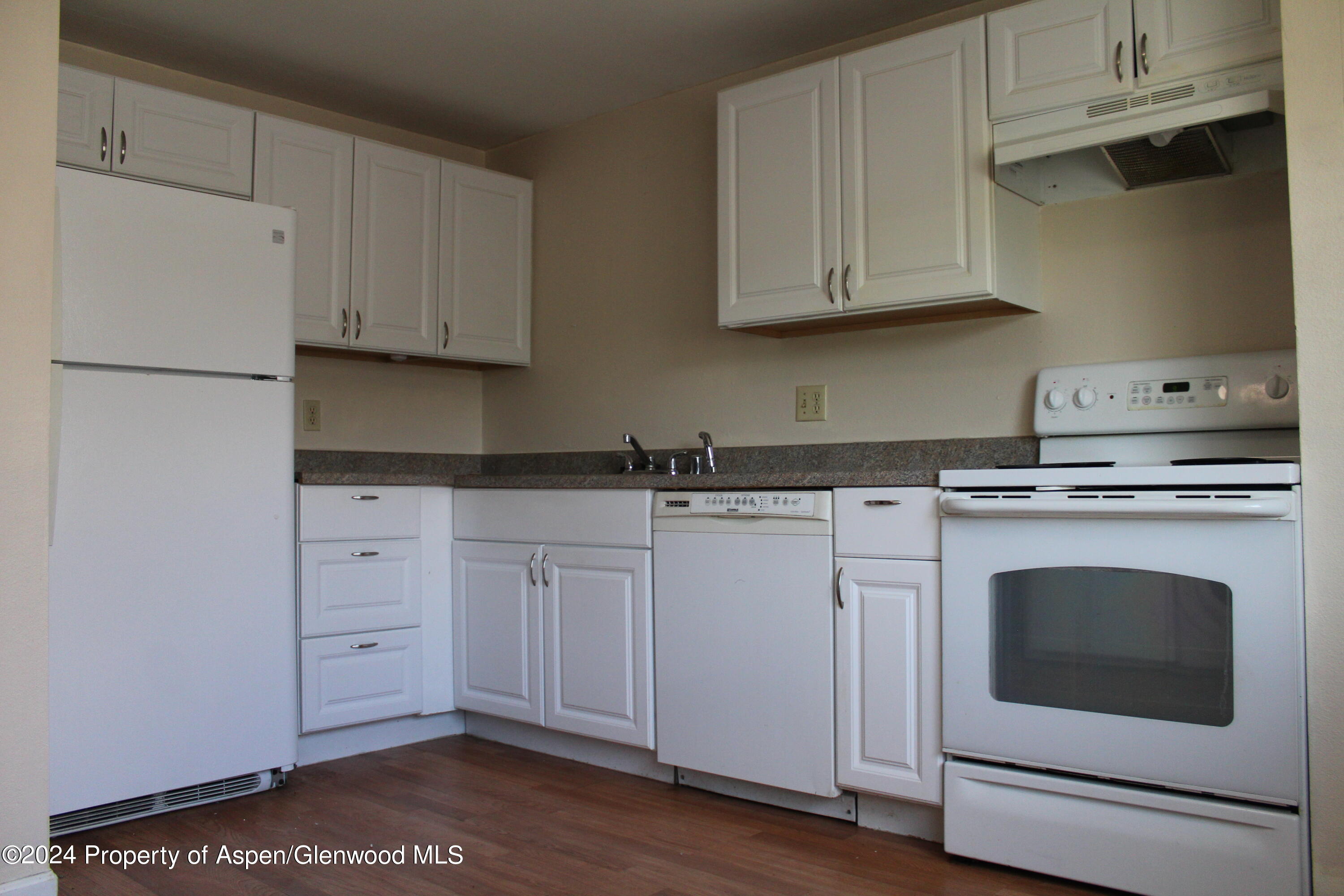1024 Stillwell Avenue Property Photo 3
