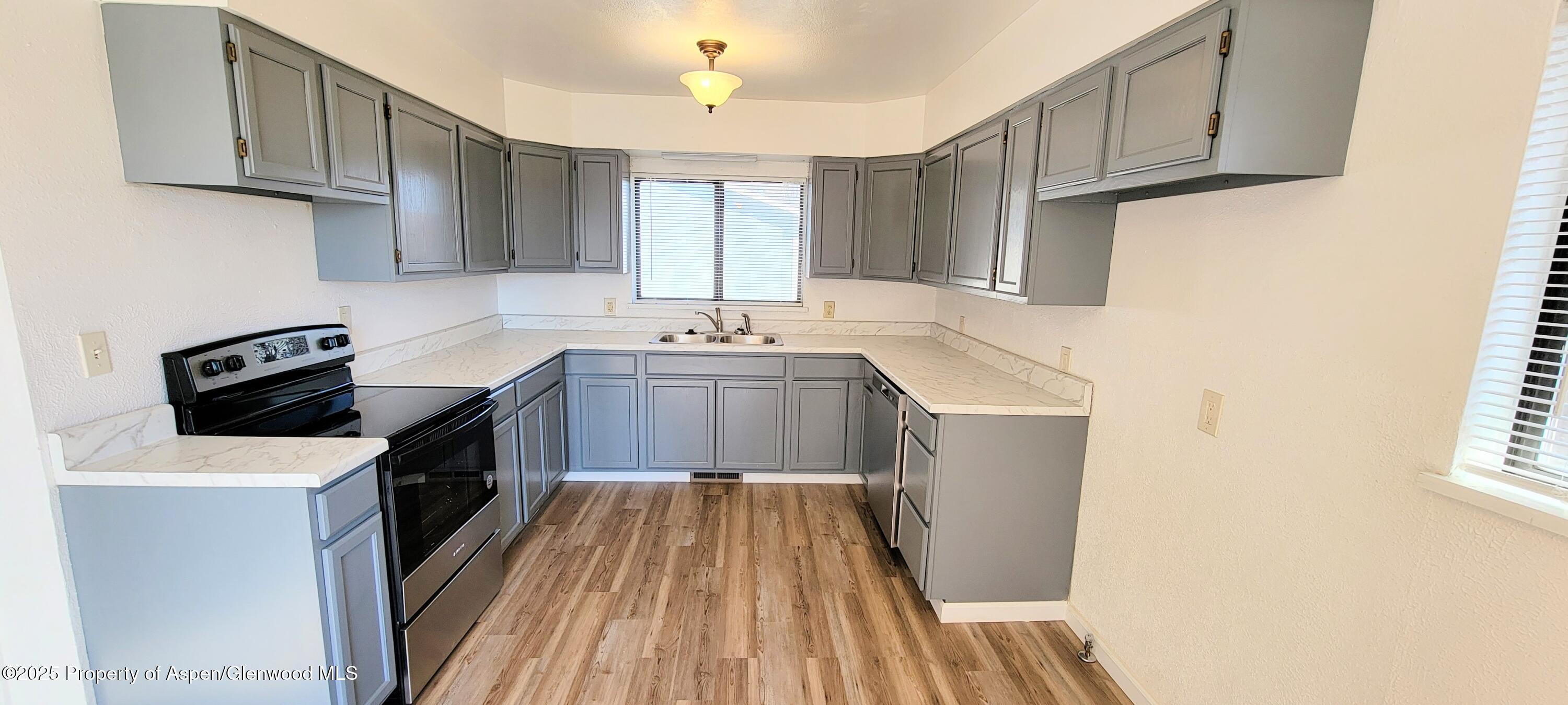 314 3rd Street Property Photo 6