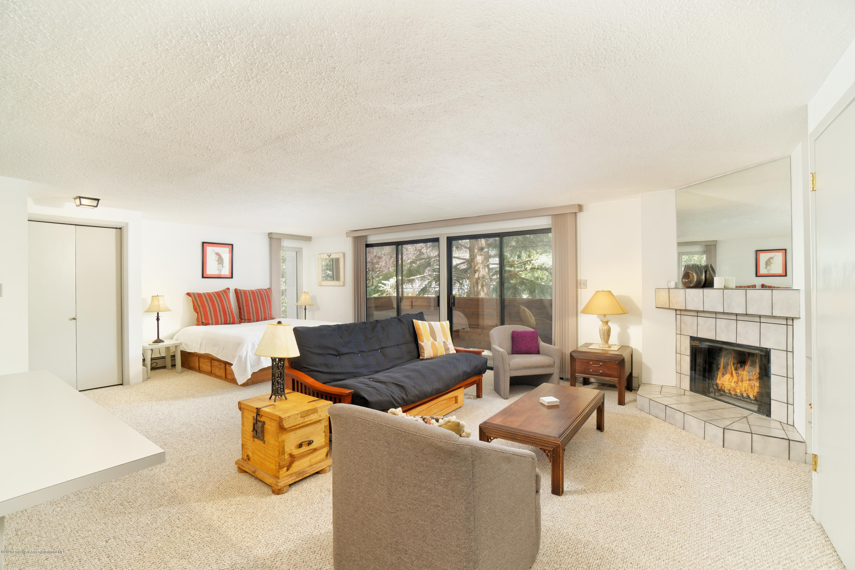 935 E Hopkins Avenue, 6 Property Photo 1
