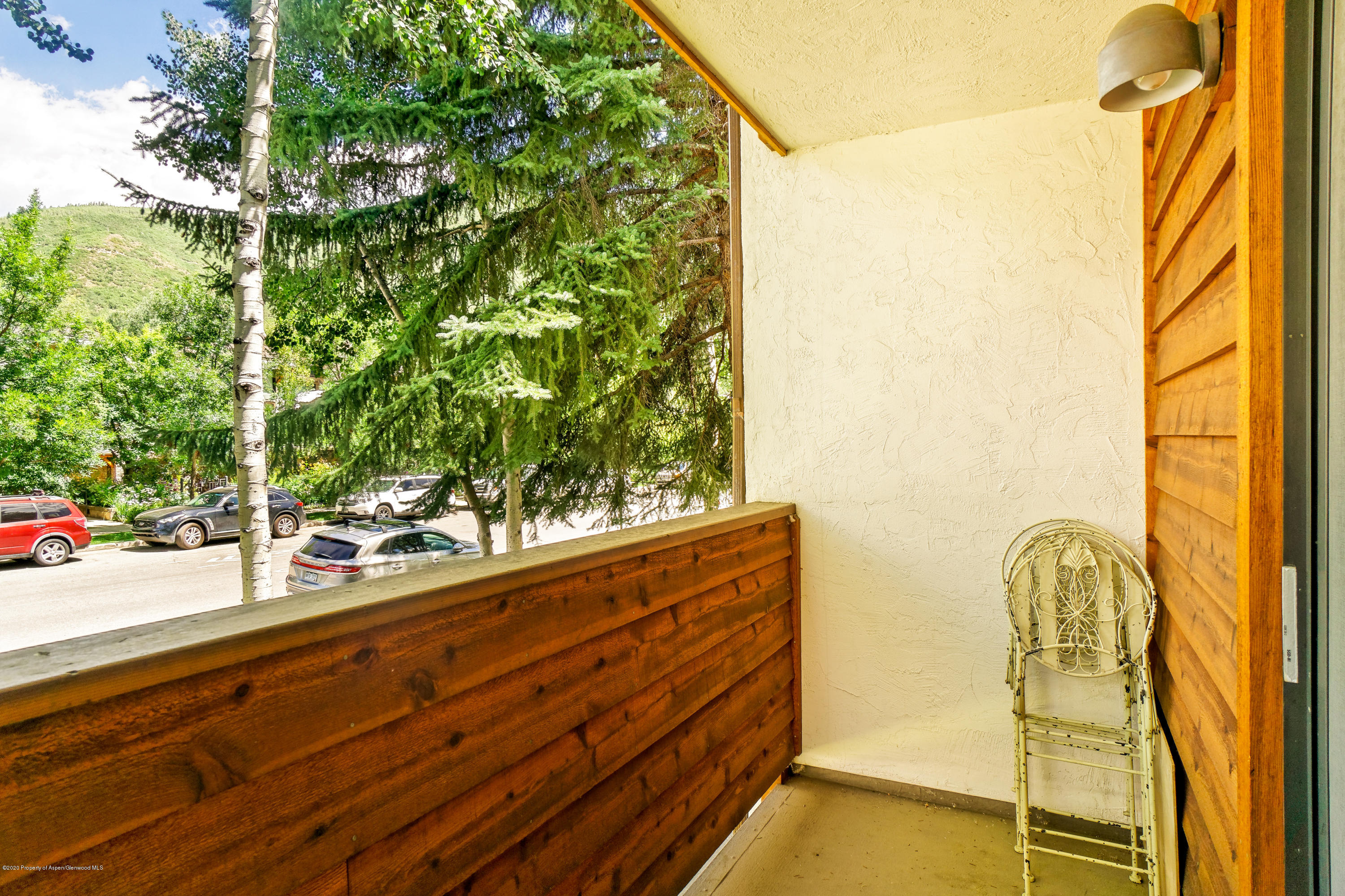 935 E Hopkins Avenue 6 Property Photo 8