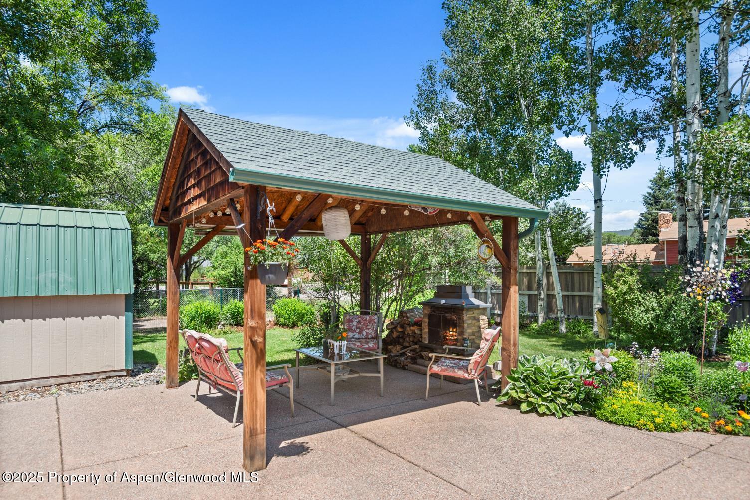 584 Grace Drive Property Photo 4