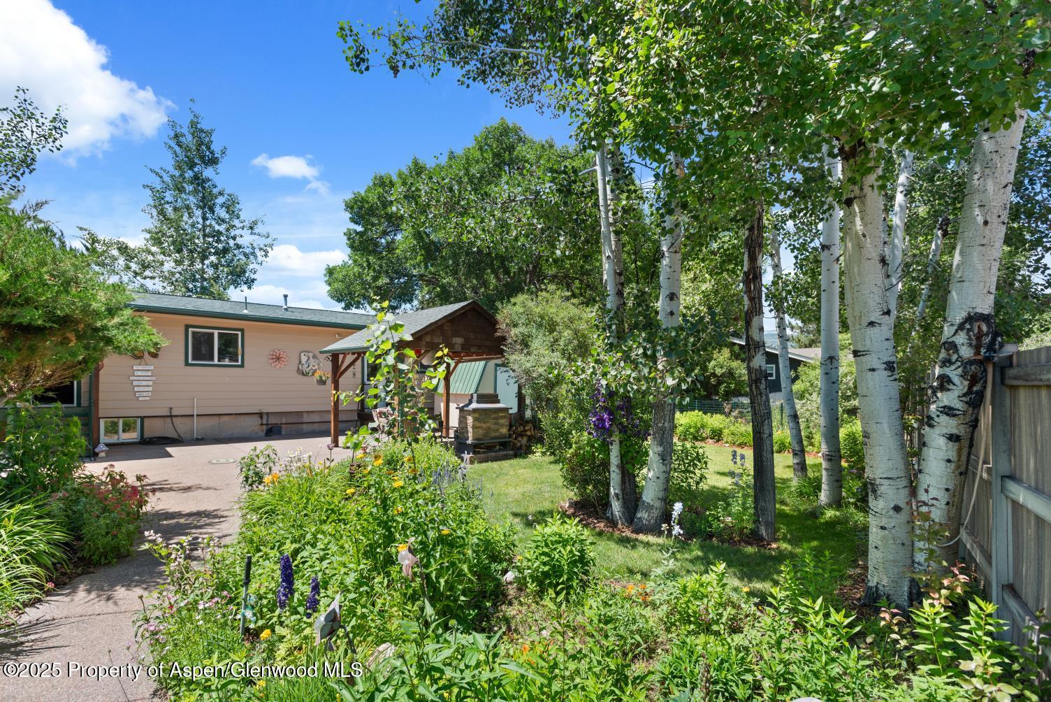 584 Grace Drive Property Photo 7