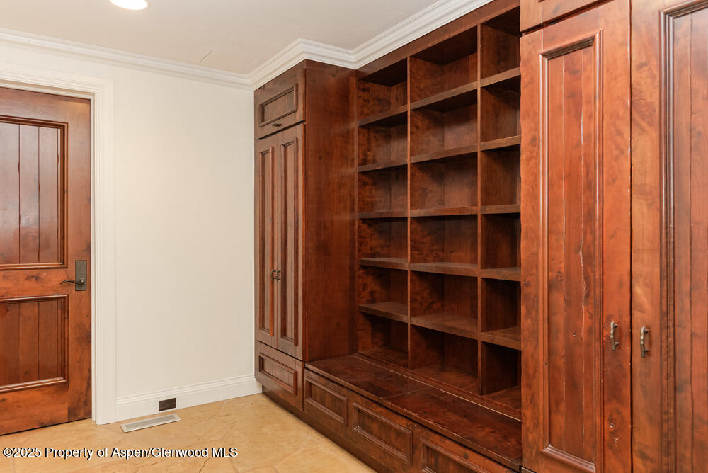 74 Pfister Drive, 101 Property Photo 18