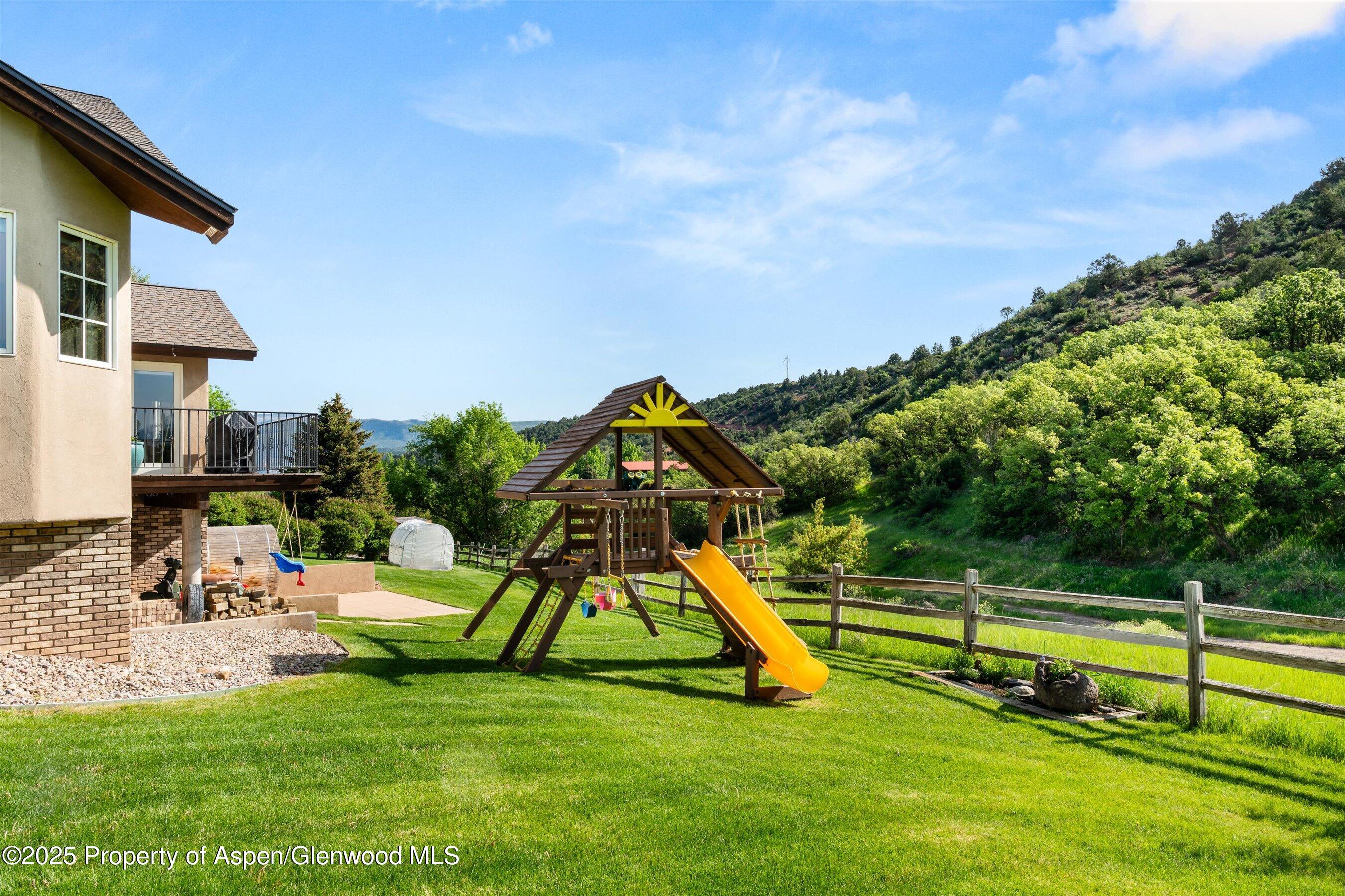 13 Laird Lane Property Photo 11