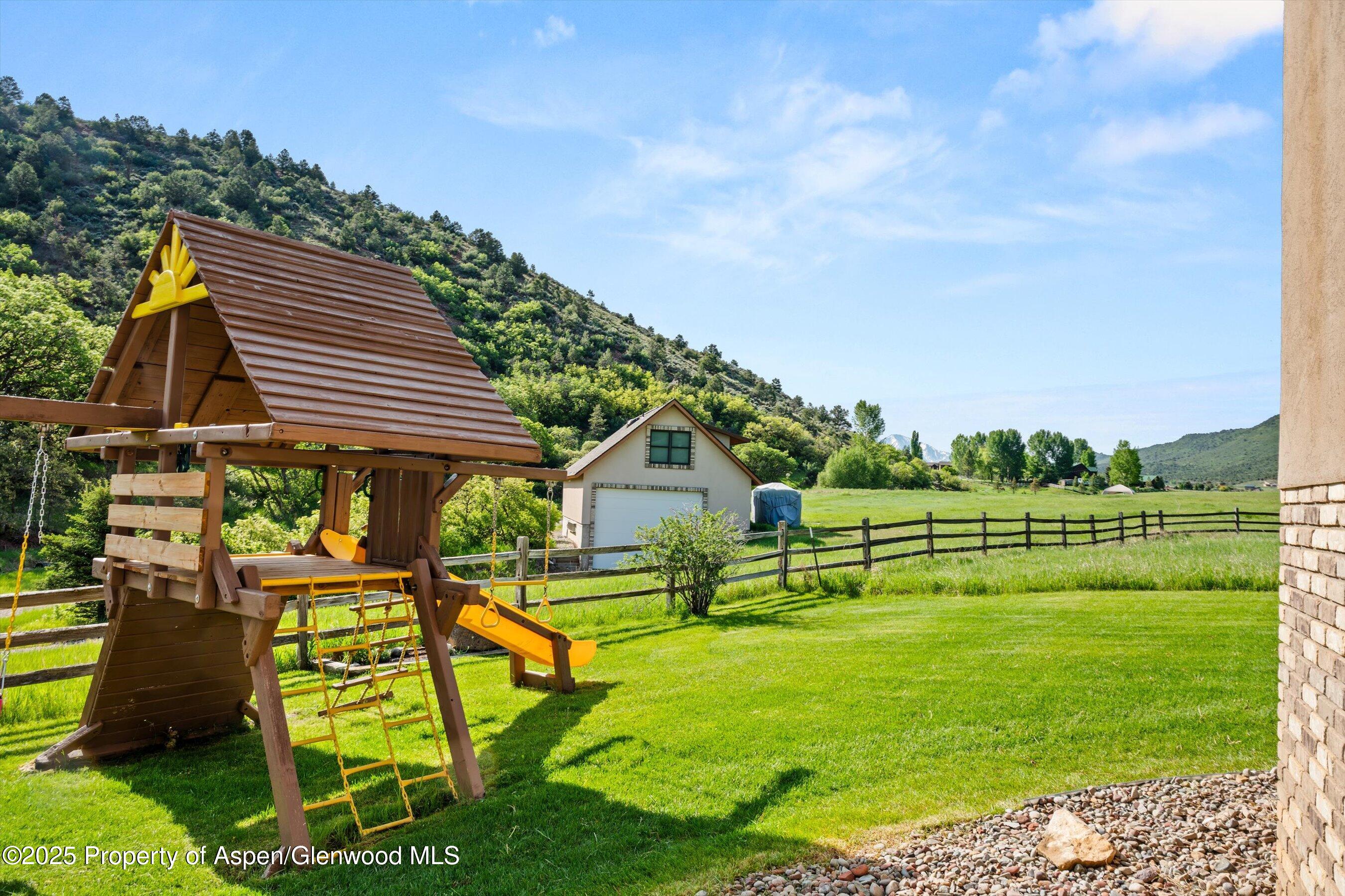 13 Laird Lane Property Photo 12