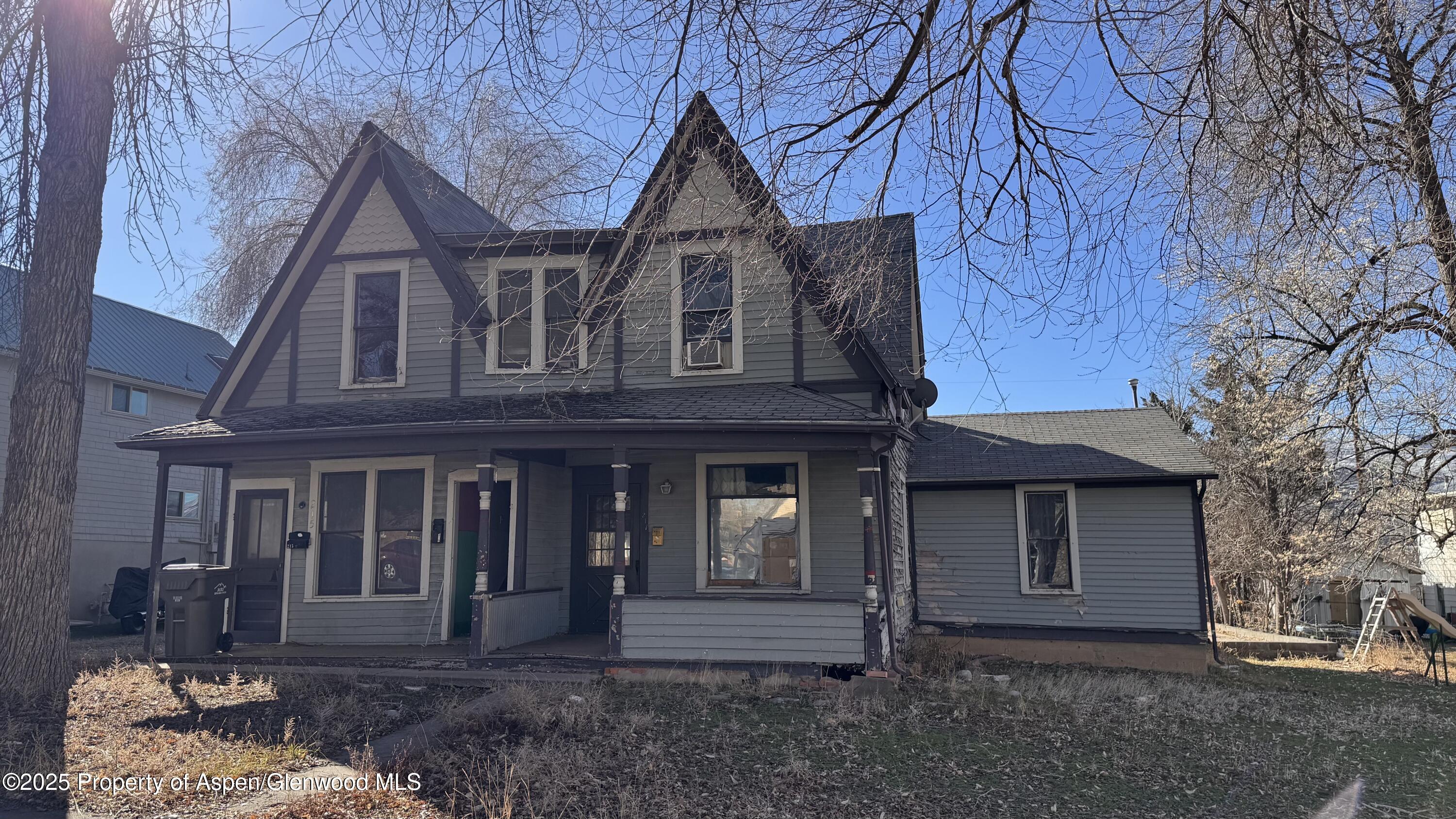 215 E 3rd Street Property Photo