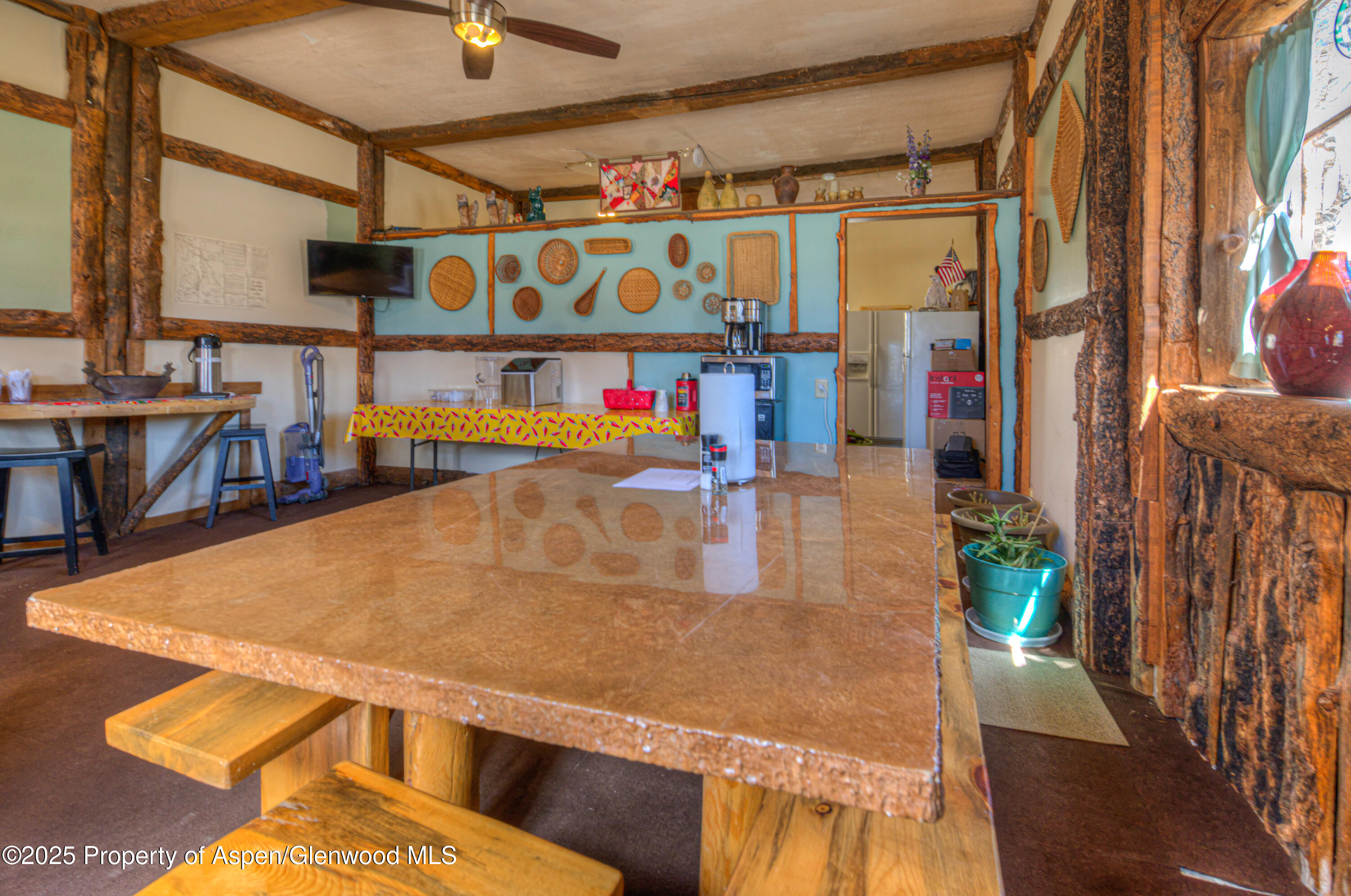 404 S Oak Street Property Photo 8