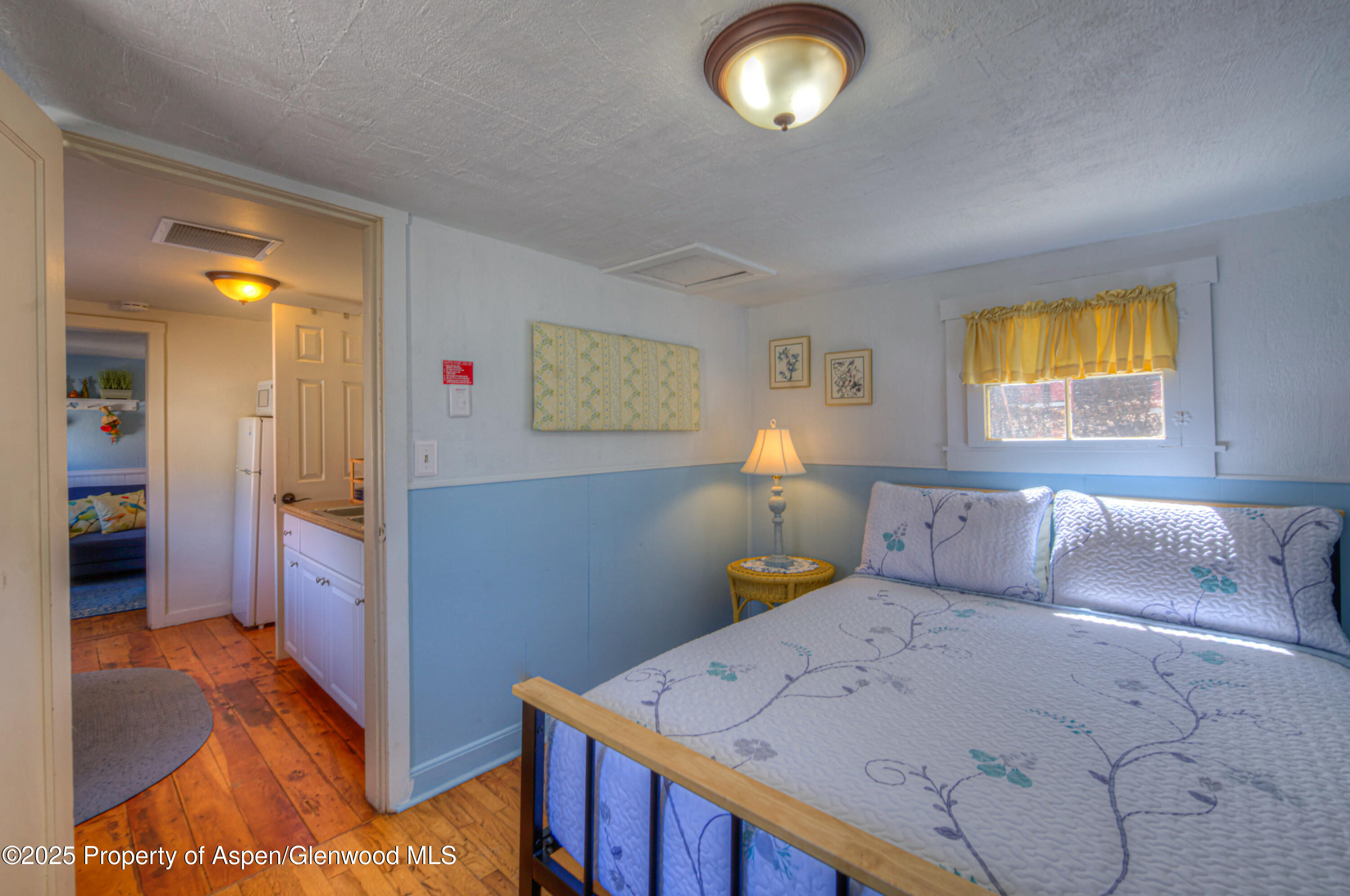 404 S Oak Street Property Photo 12