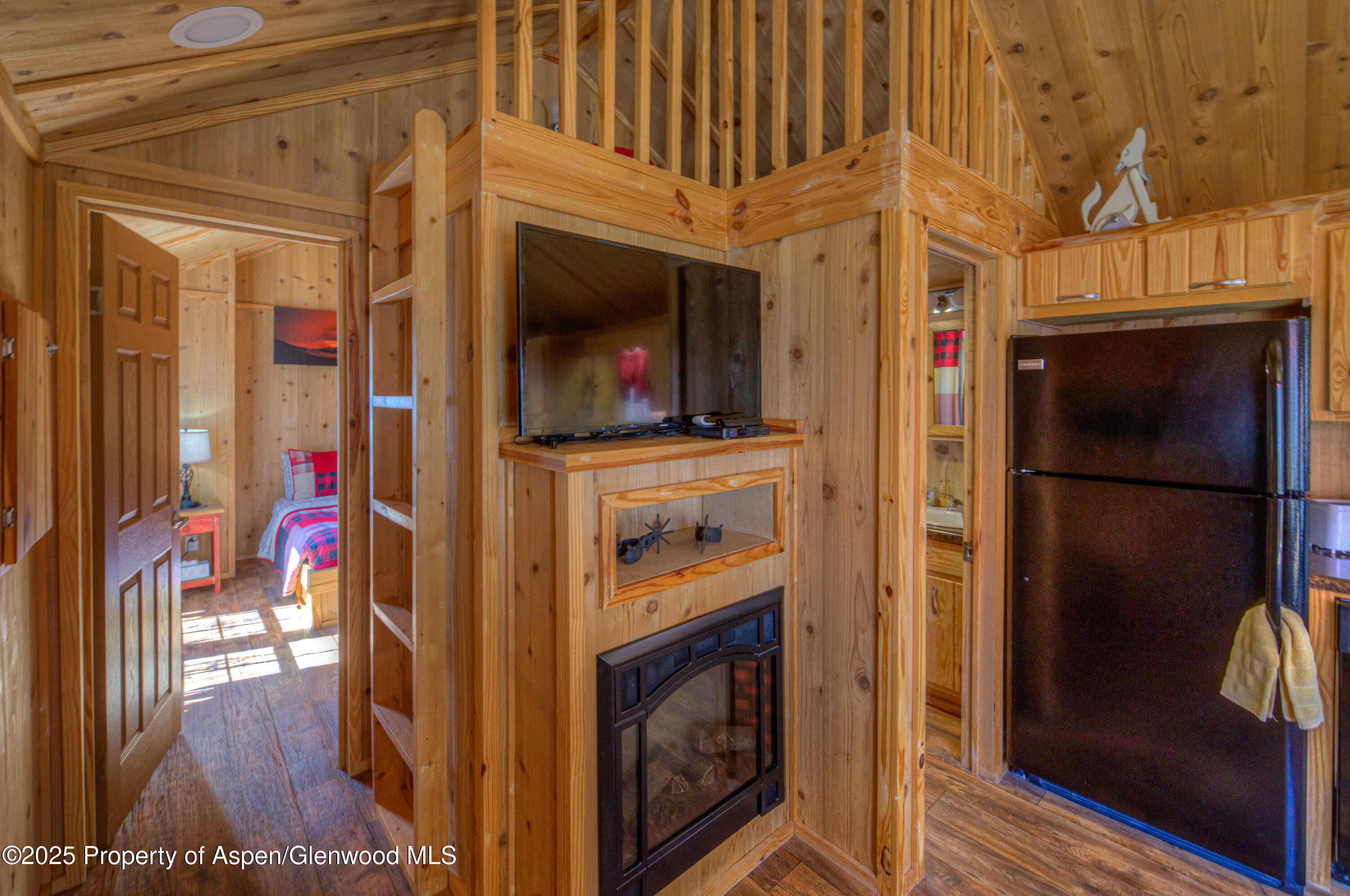 404 S Oak Street Property Photo 23
