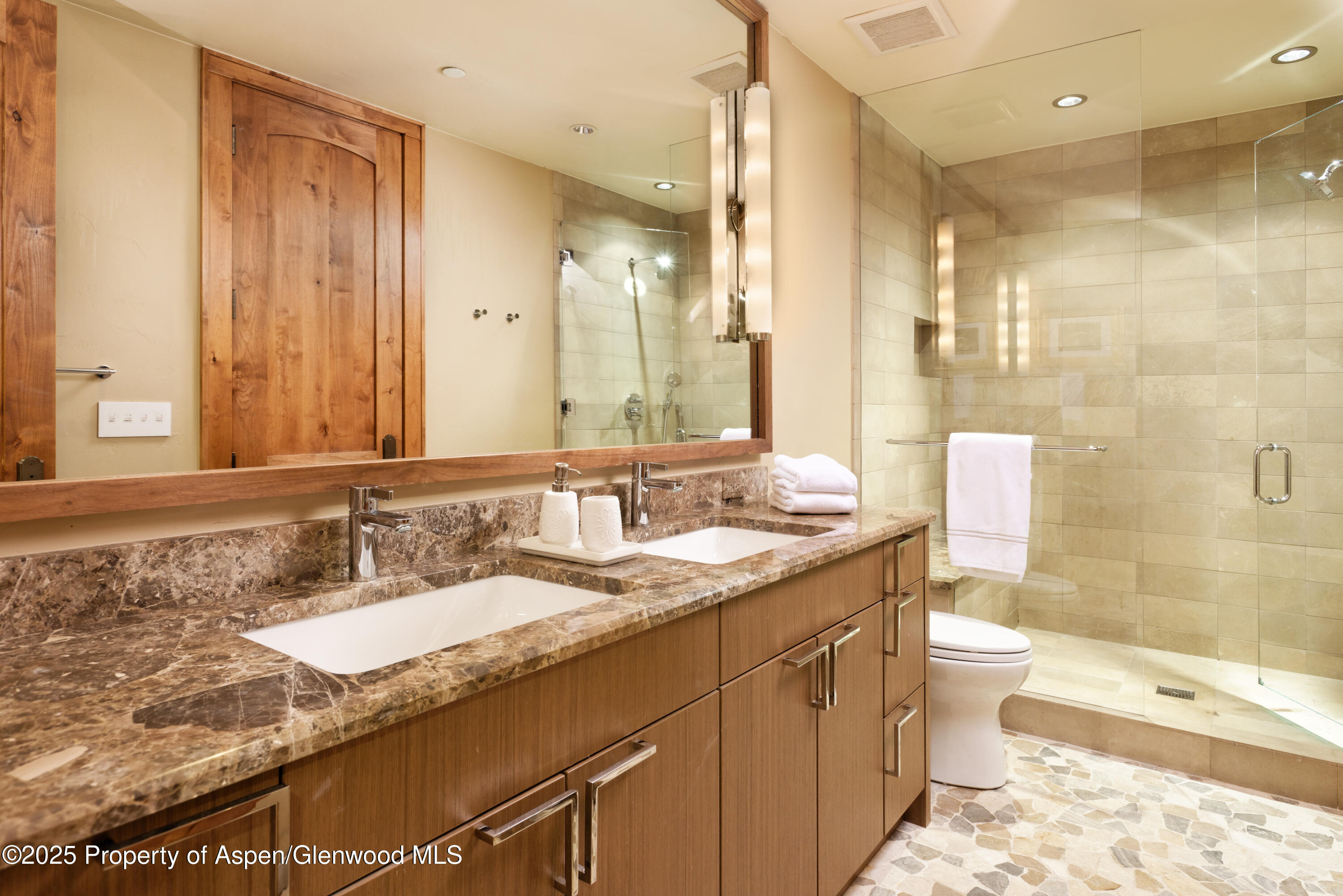 1395 Sierra Vista Drive, Unit 1 Property Photo 25