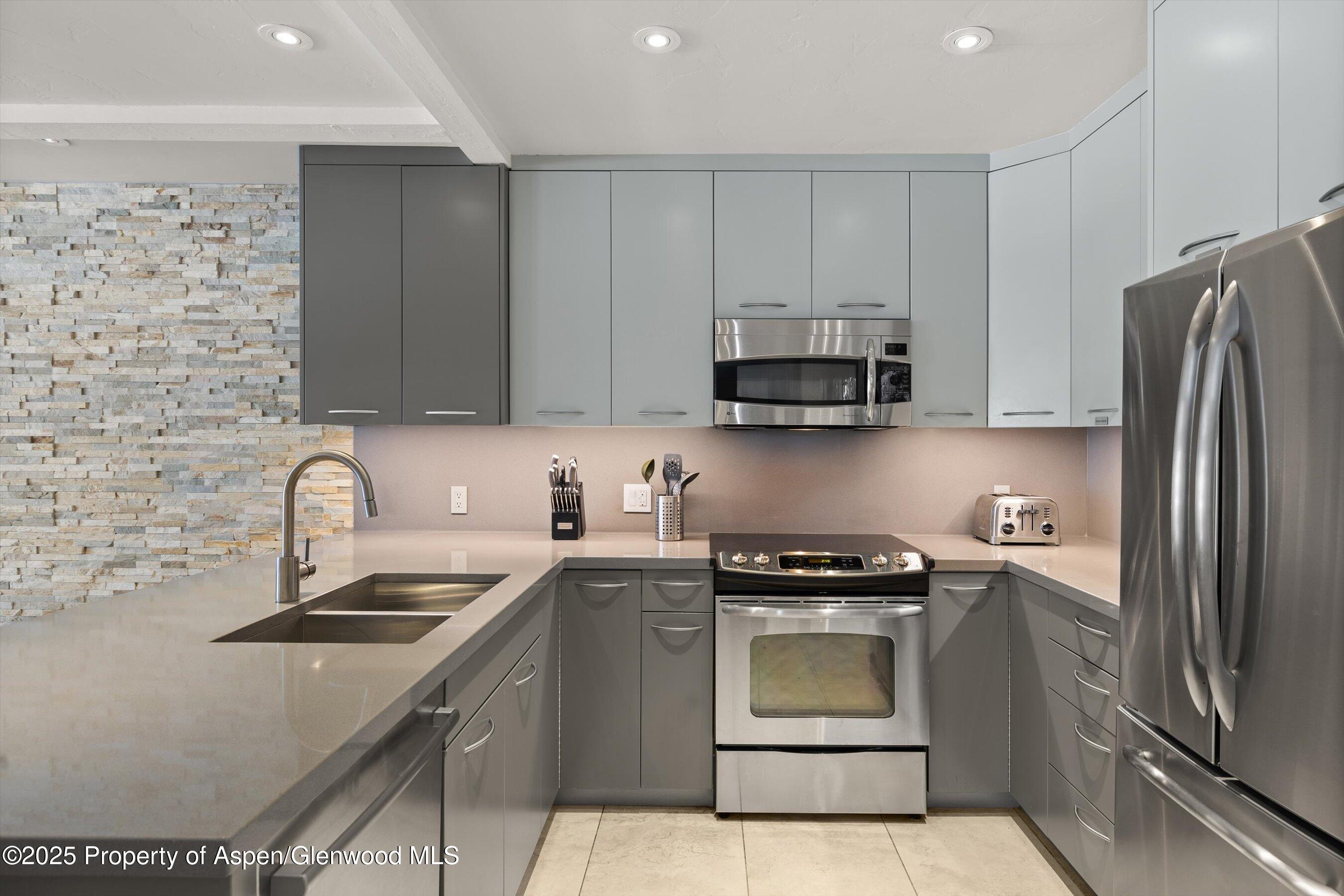 610 S West End Street, K201 Property Photo 7