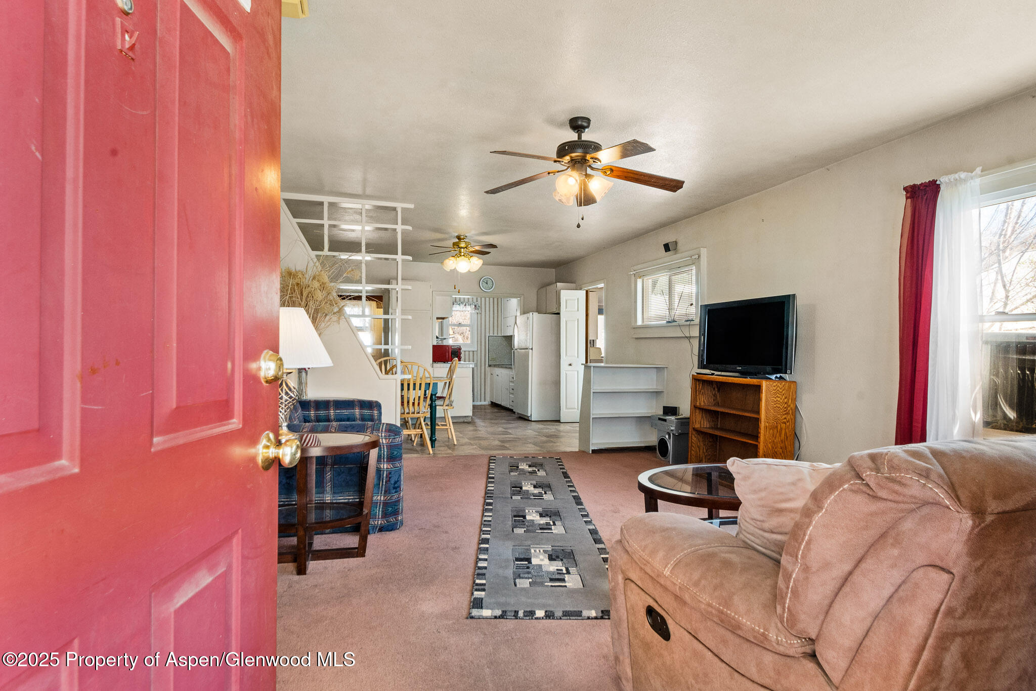 812 Home Avenue Property Photo 3