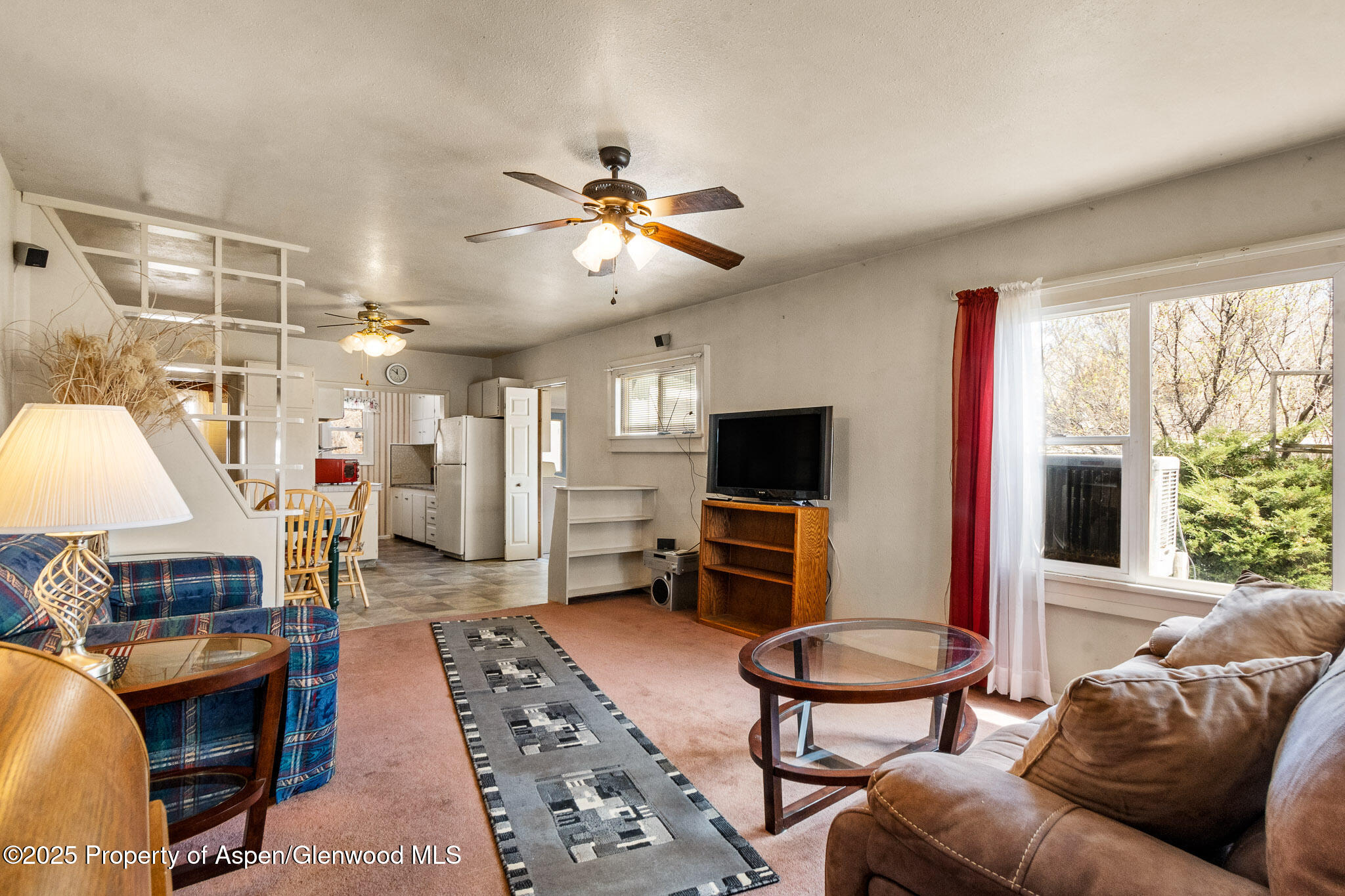 812 Home Avenue Property Photo 4