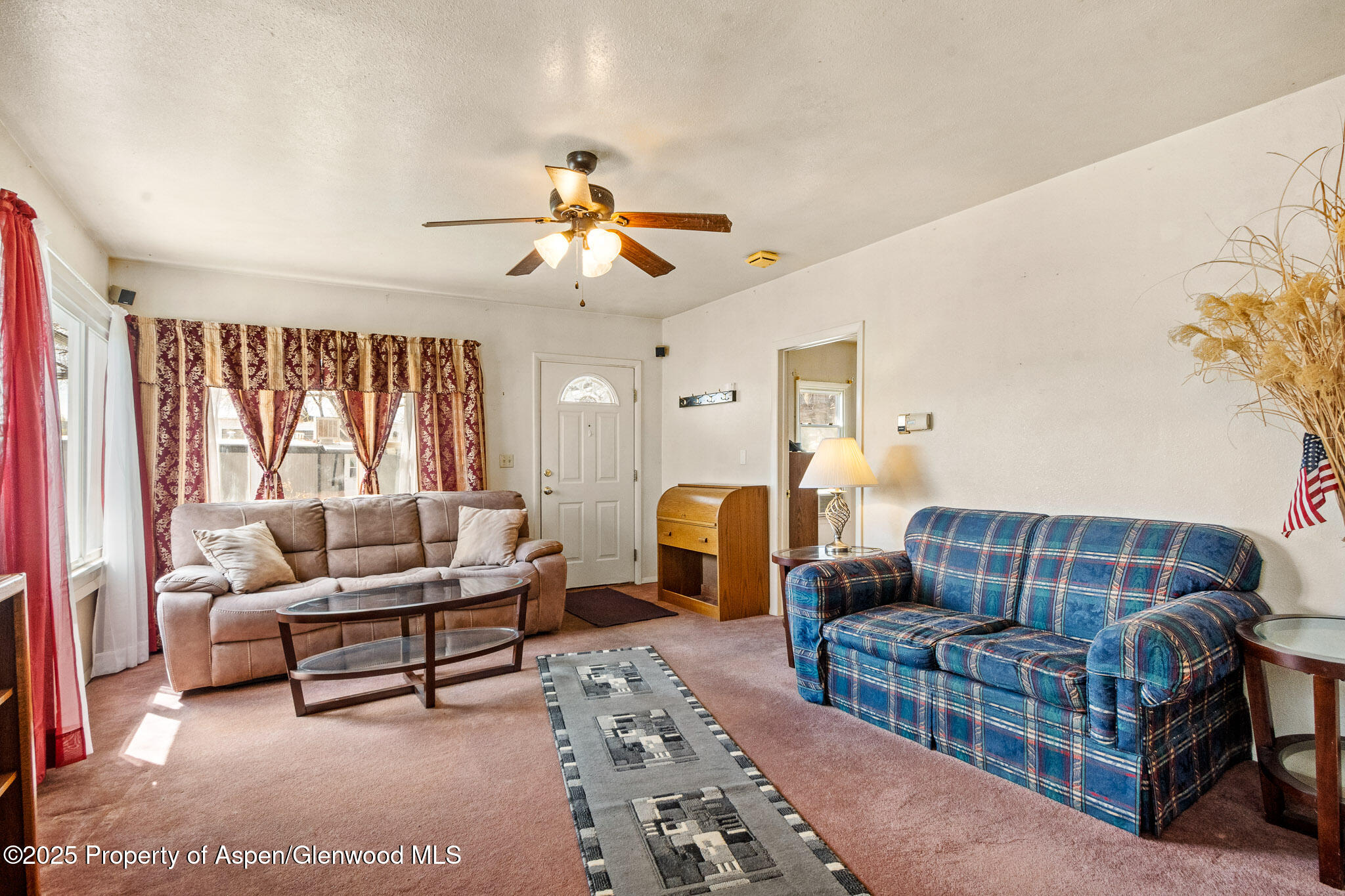 812 Home Avenue Property Photo 5