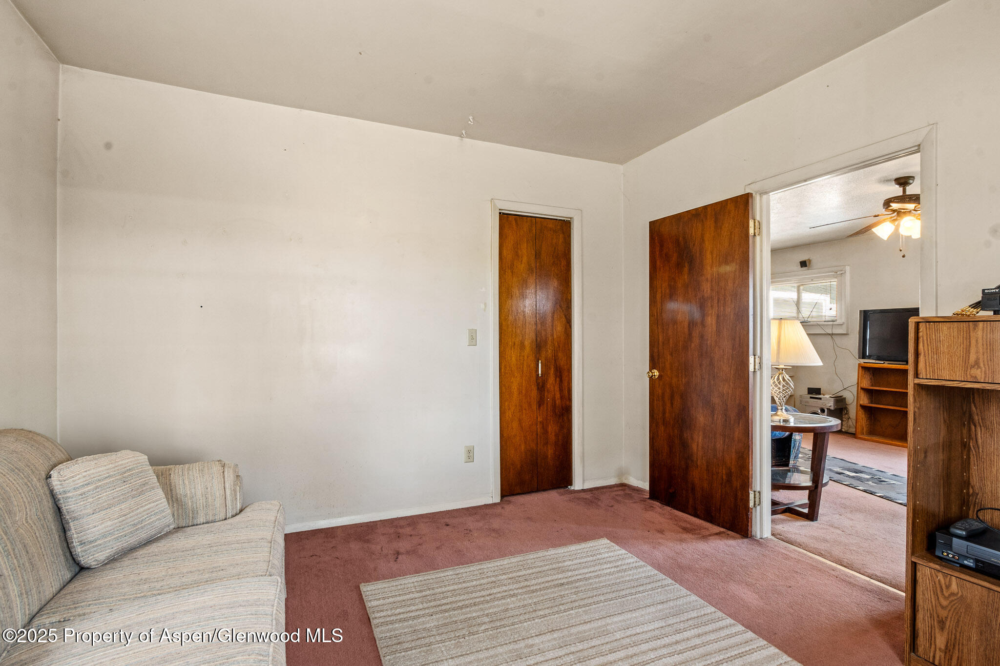 812 Home Avenue Property Photo 10