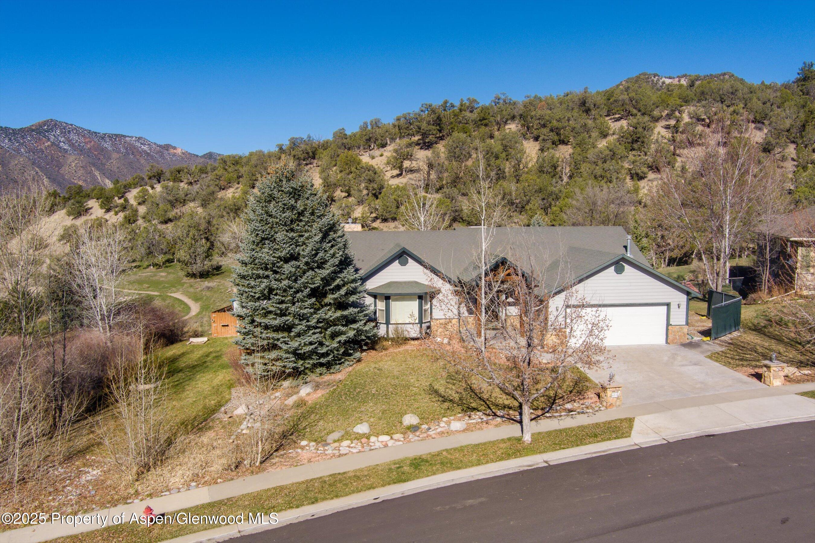 451 Silverhorn Drive Property Photo