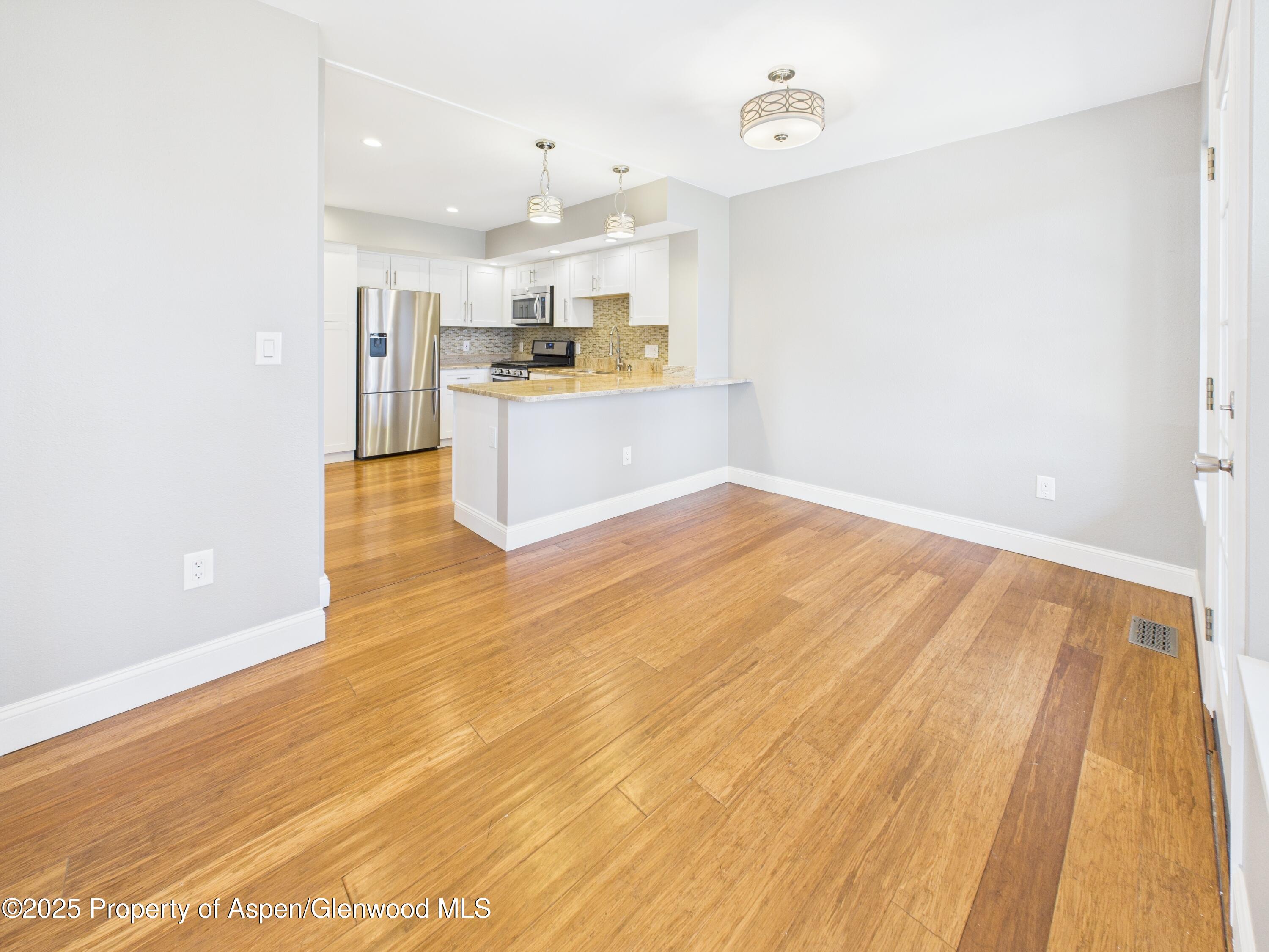 1127 Cara Ct Property Photo 8